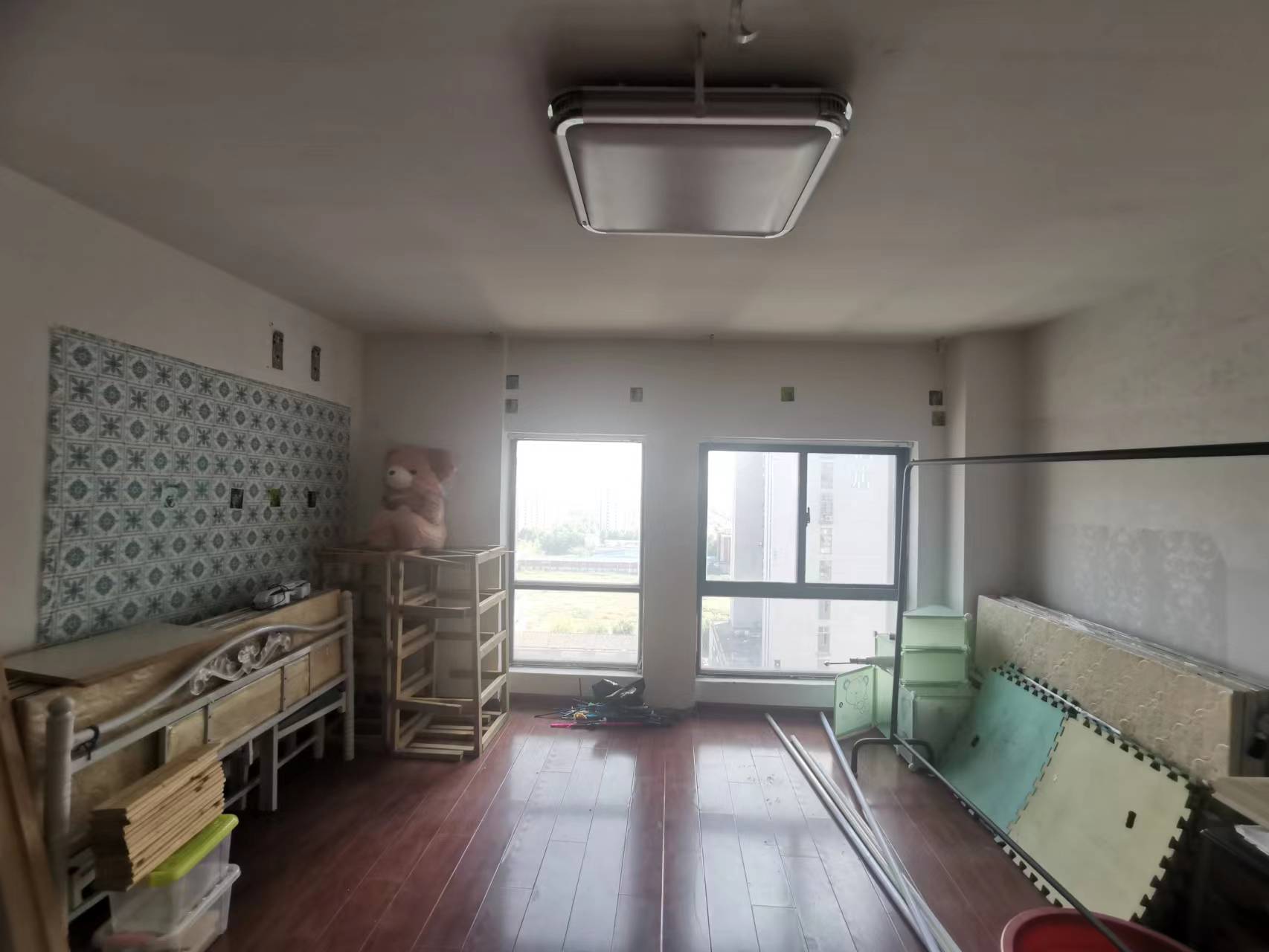 鸿运装饰城 1室1厅1卫 43m&sup2;
