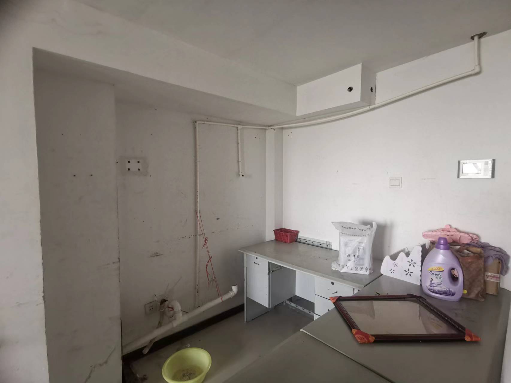 鸿运装饰城 1室1厅1卫 43m&sup2;