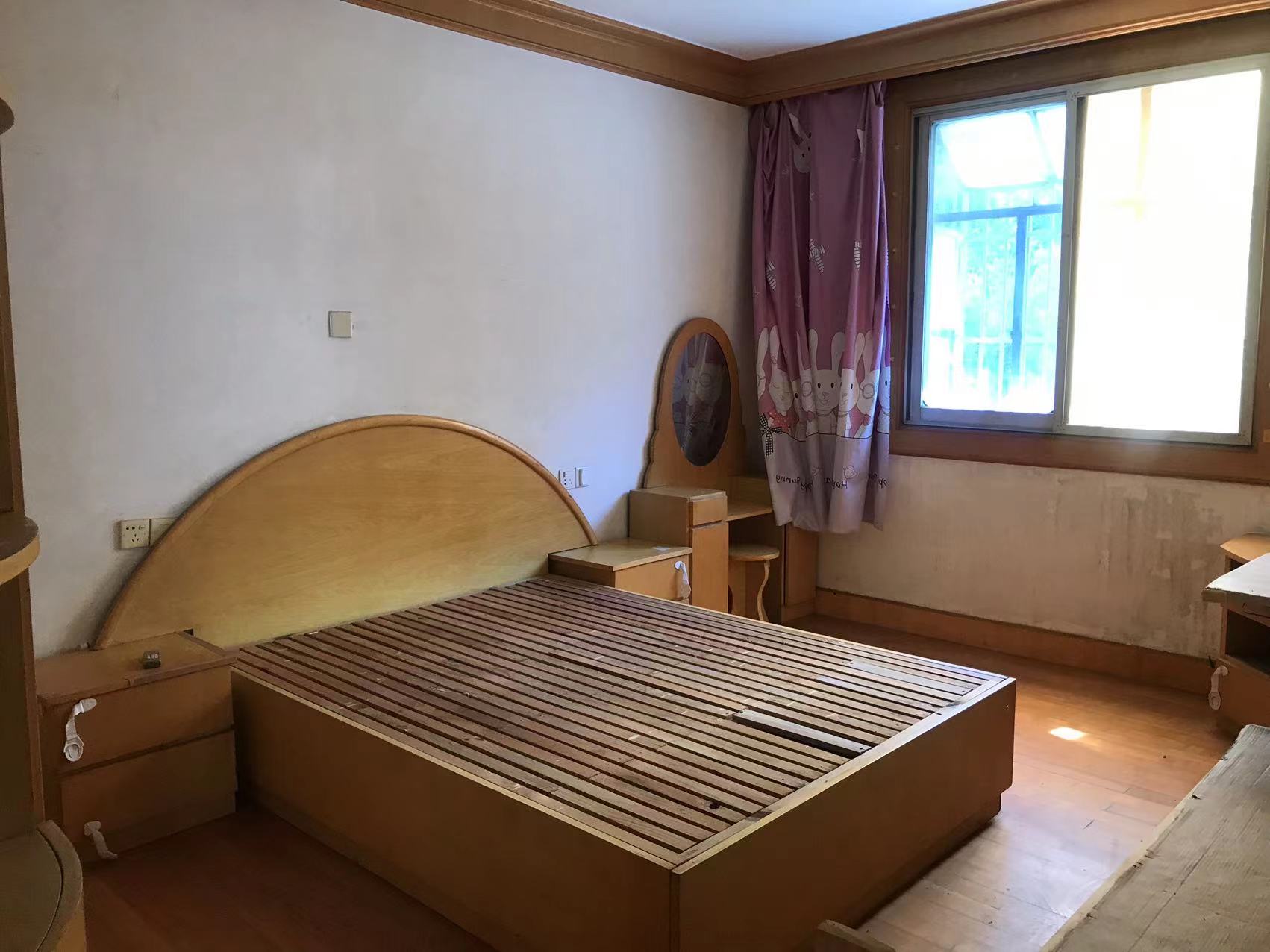 虹桥西村 2室1厅1卫 62m&sup2;
