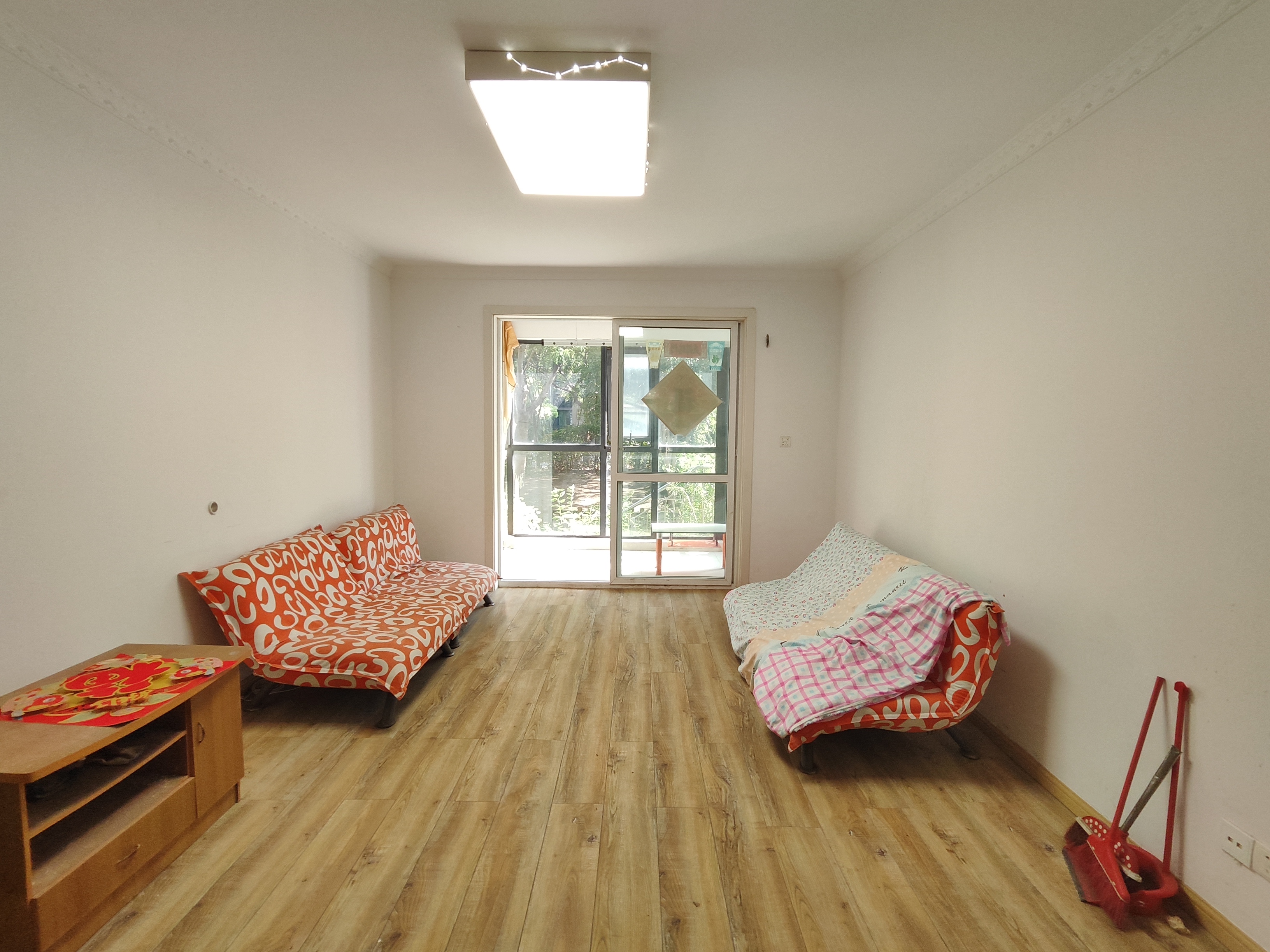 中港城 2室2厅1卫 89m&sup2;