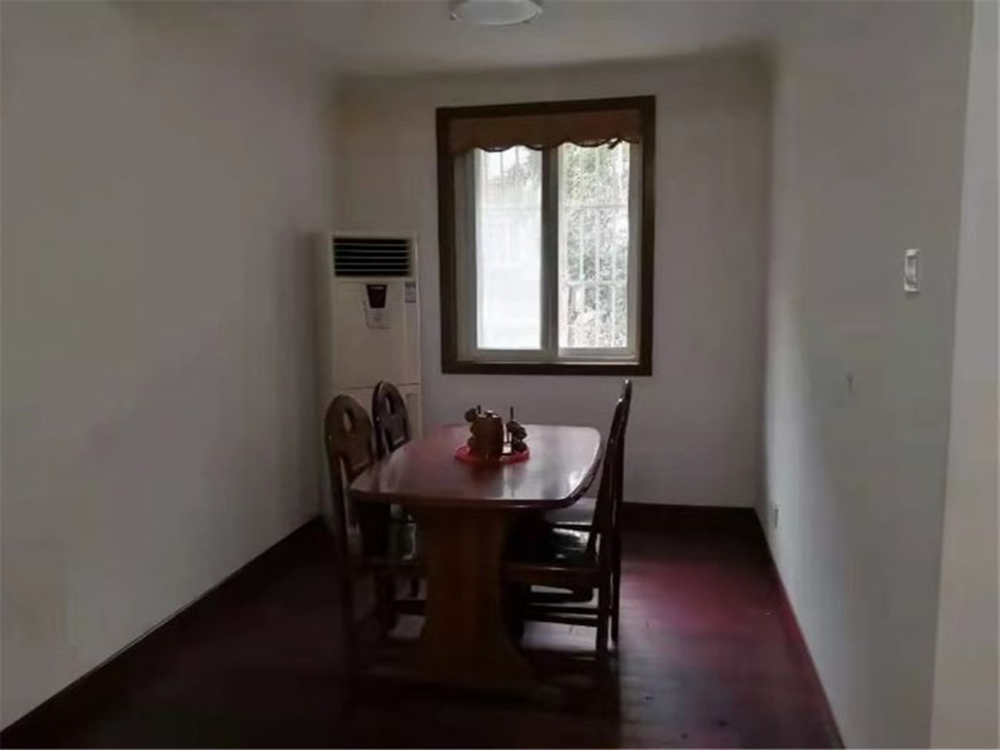 外滩小区 2室1厅1卫 95m&sup2;