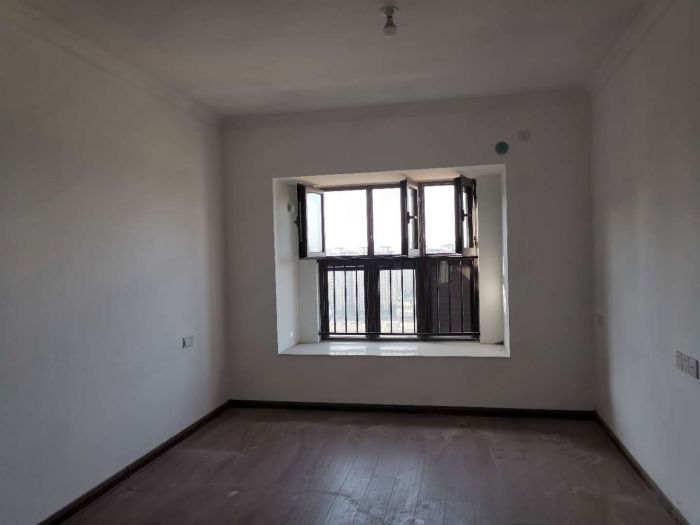 碧桂园时代悦城 4室2厅2卫 140m²