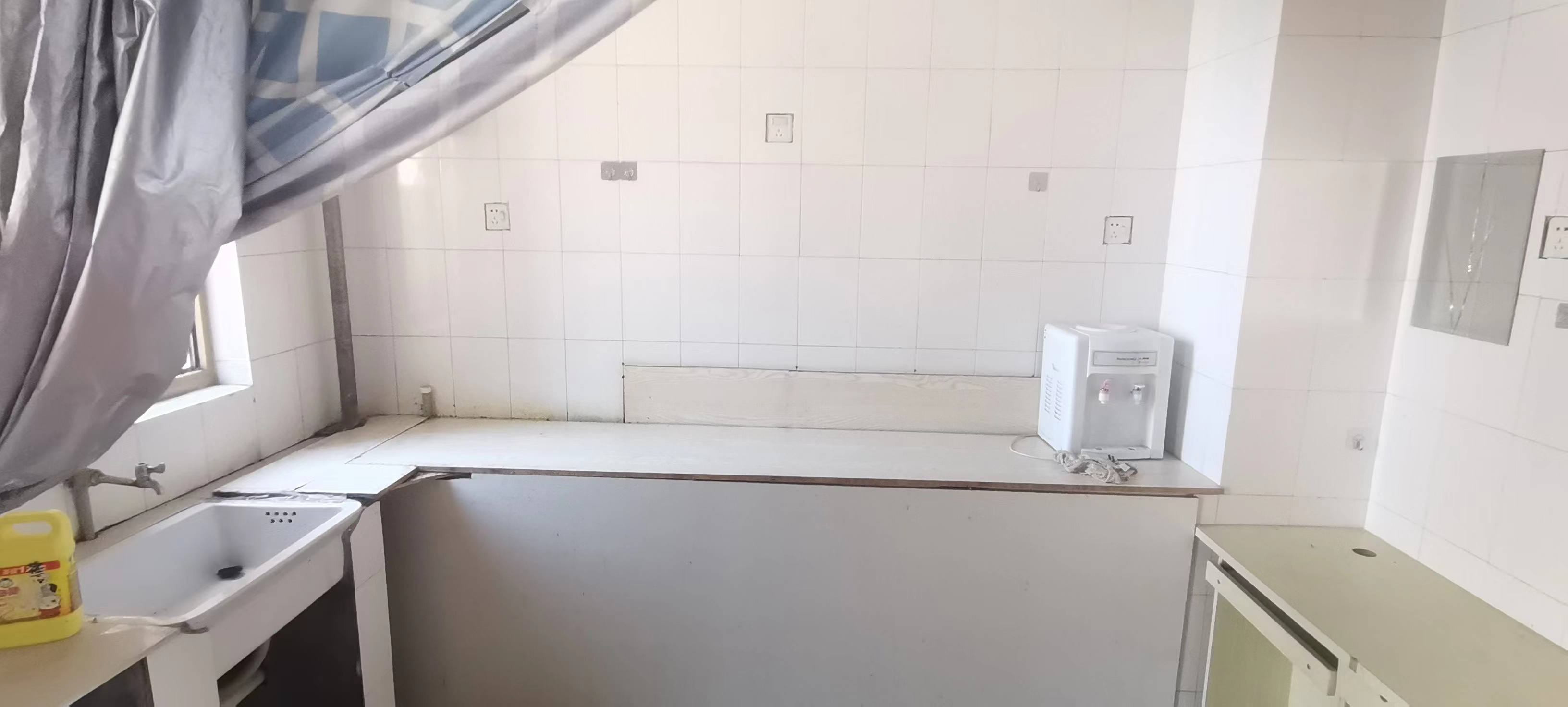 中南世纪花城一期 5室2厅2卫 141m²