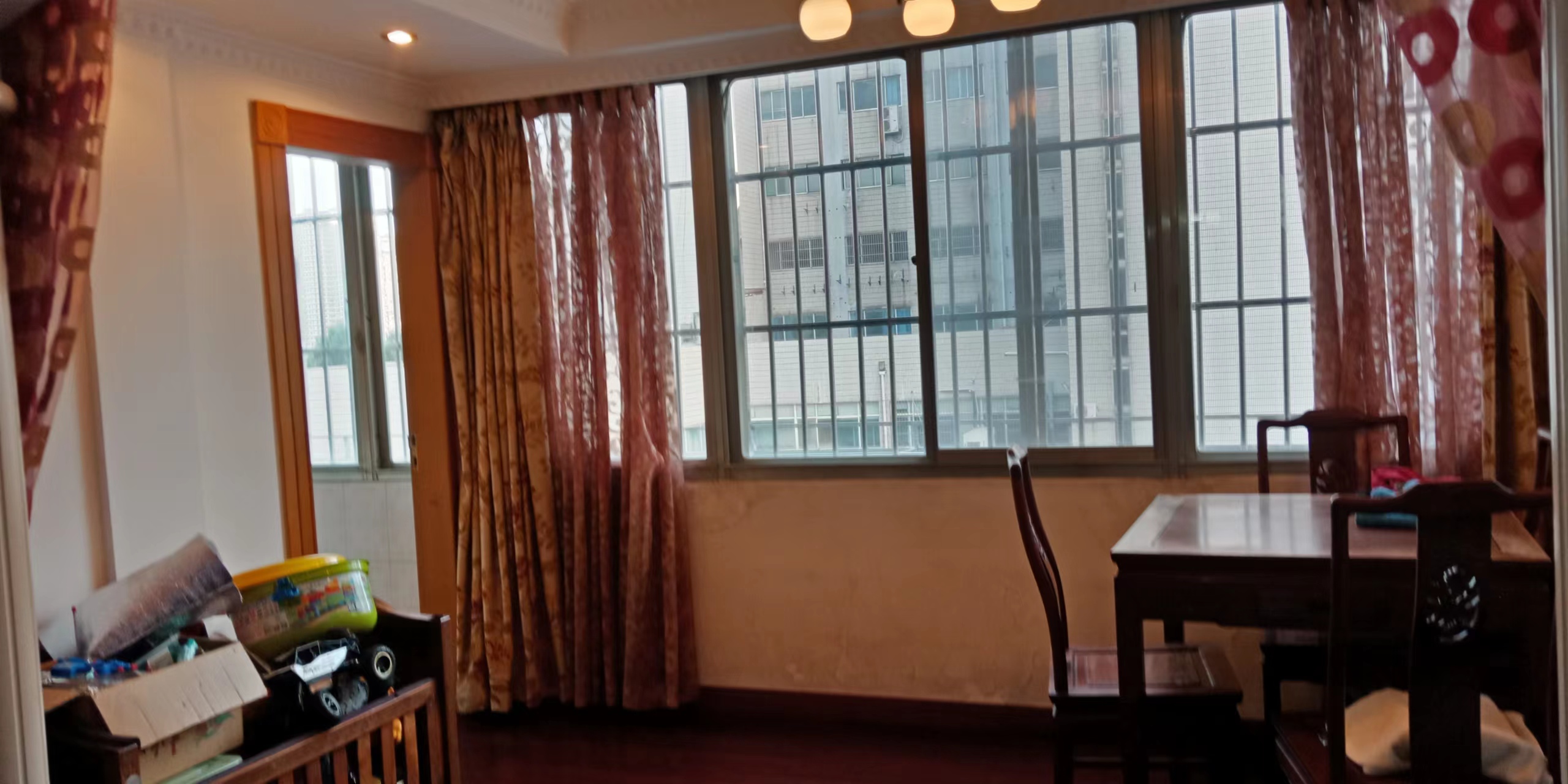 富贵园 3室2厅1卫 148m&sup2;