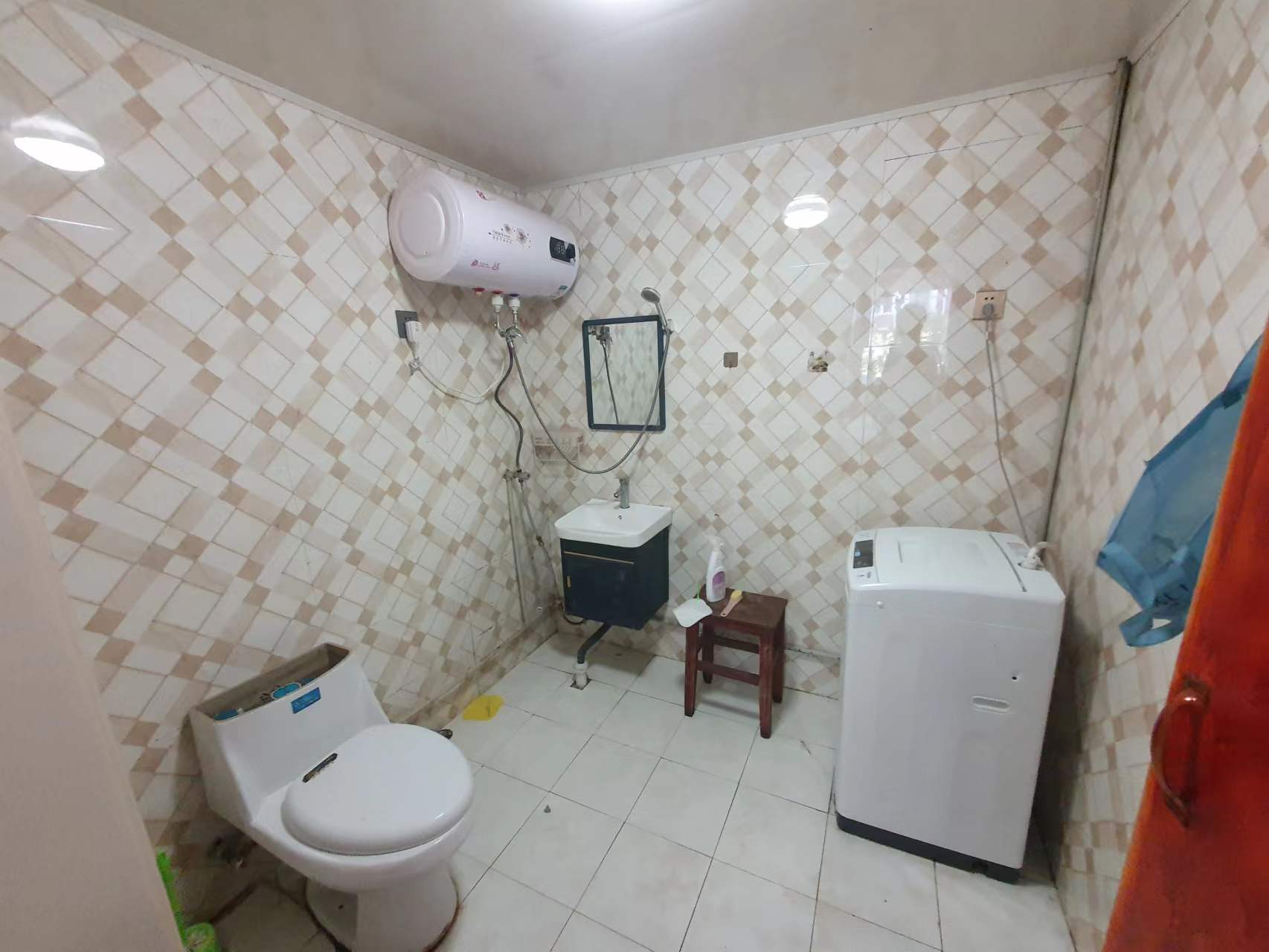 新港花苑西区 5室1厅2卫 129.00m&sup2;