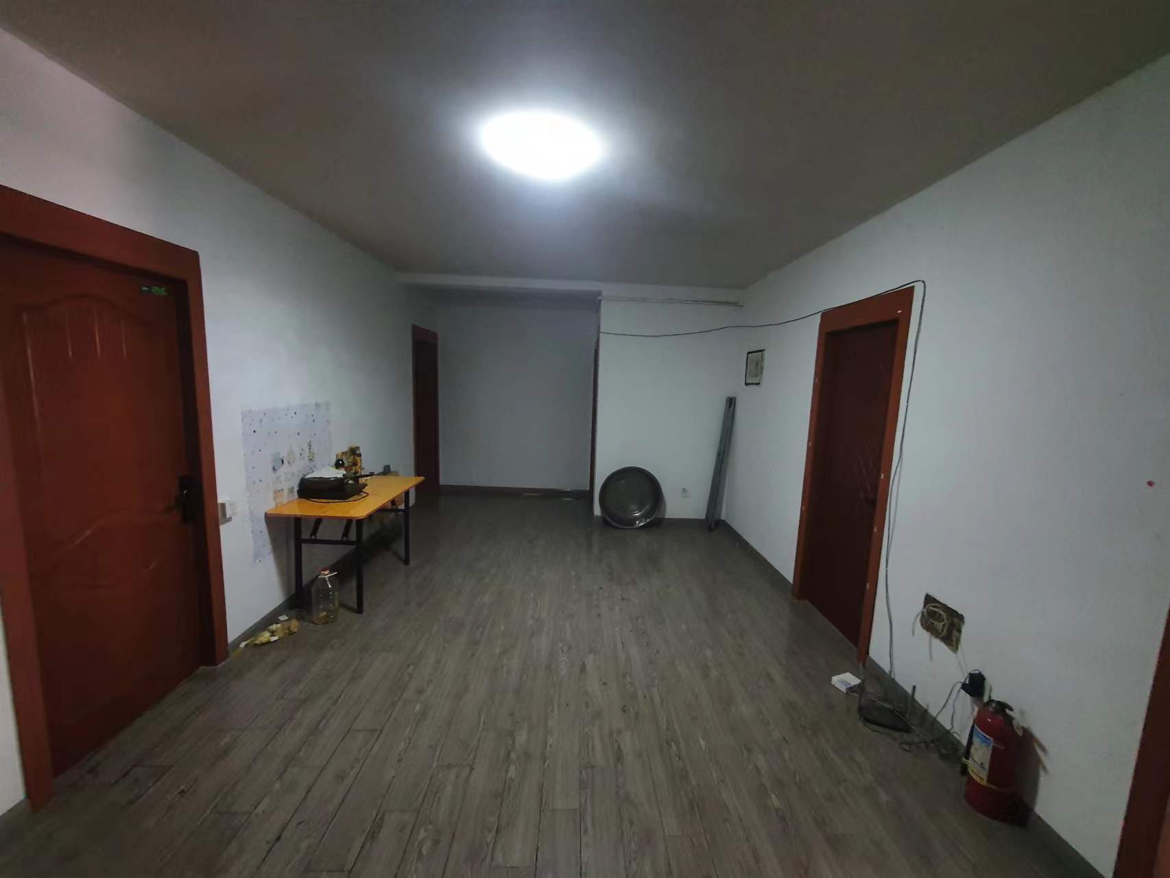 新港花苑西区 5室1厅2卫 129.00m&sup2;