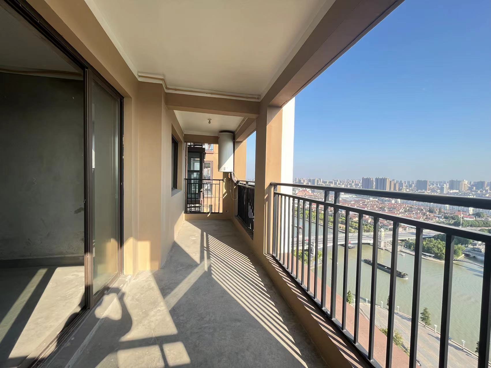 华强城 3室2厅2卫 123.89m&sup2;