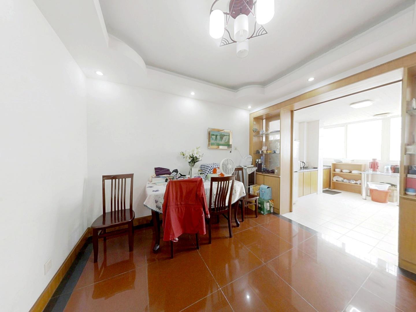 越江新村 3室2厅1卫 127.8m&sup2;
