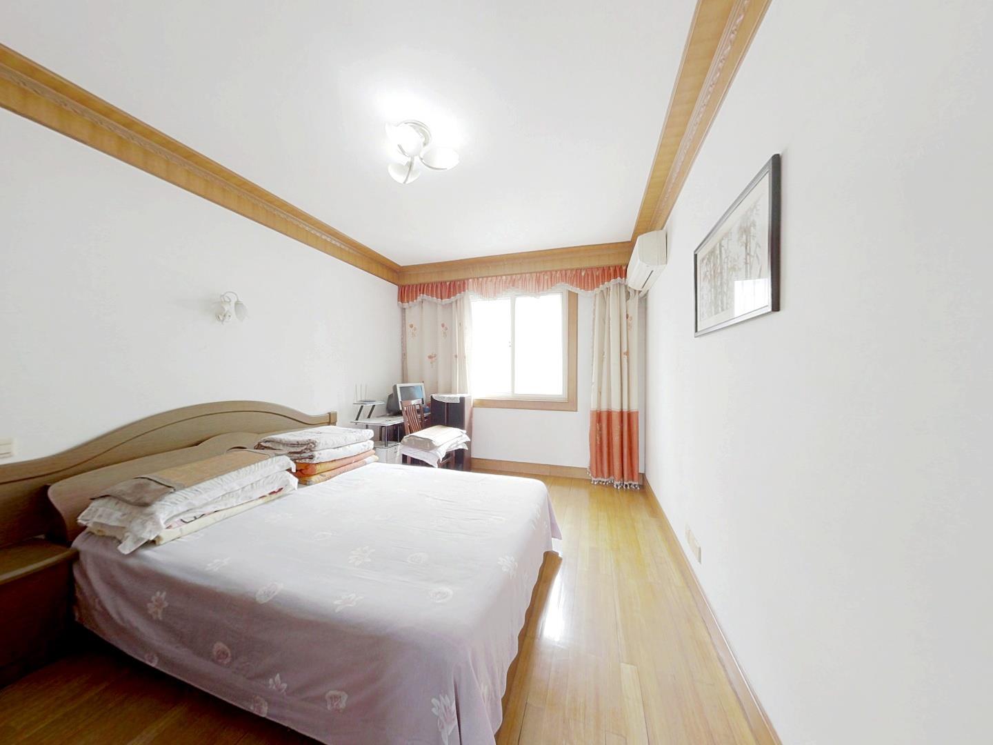 越江新村 3室2厅1卫 127.8m&sup2;