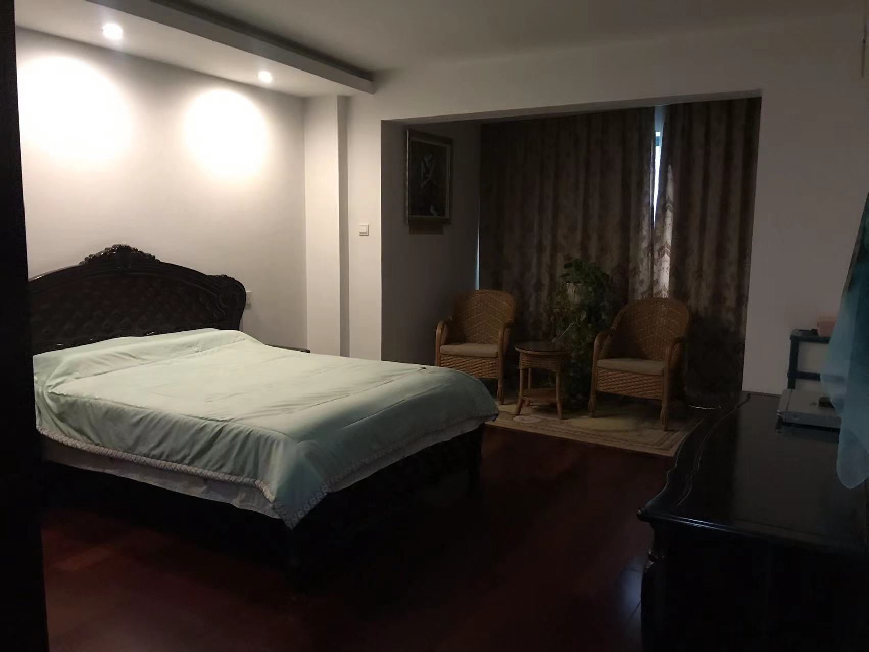 佳利秀水公寓 4室1厅2卫 196.00m&sup2;
