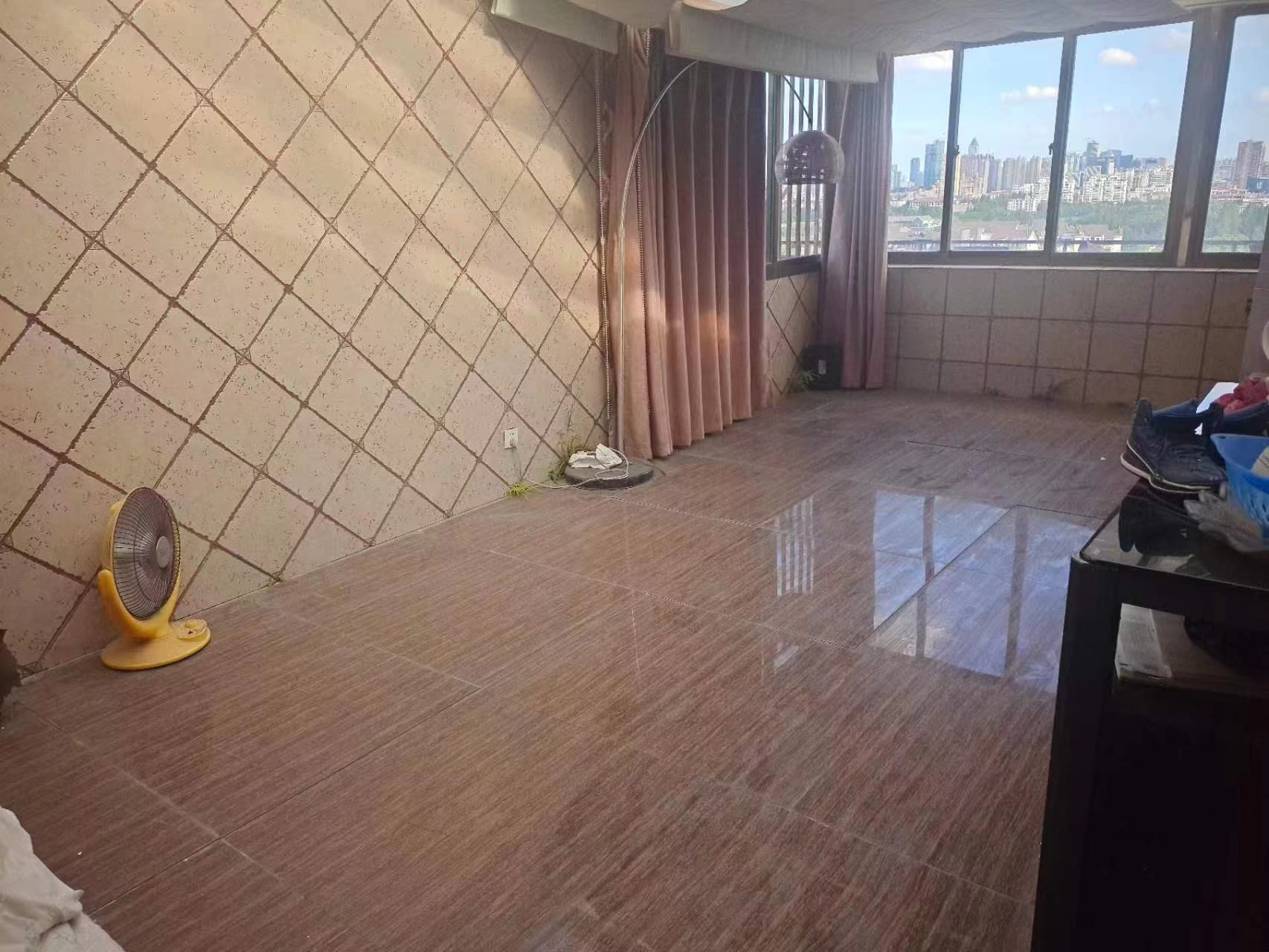 南通大厦 4室2厅3卫 240m²