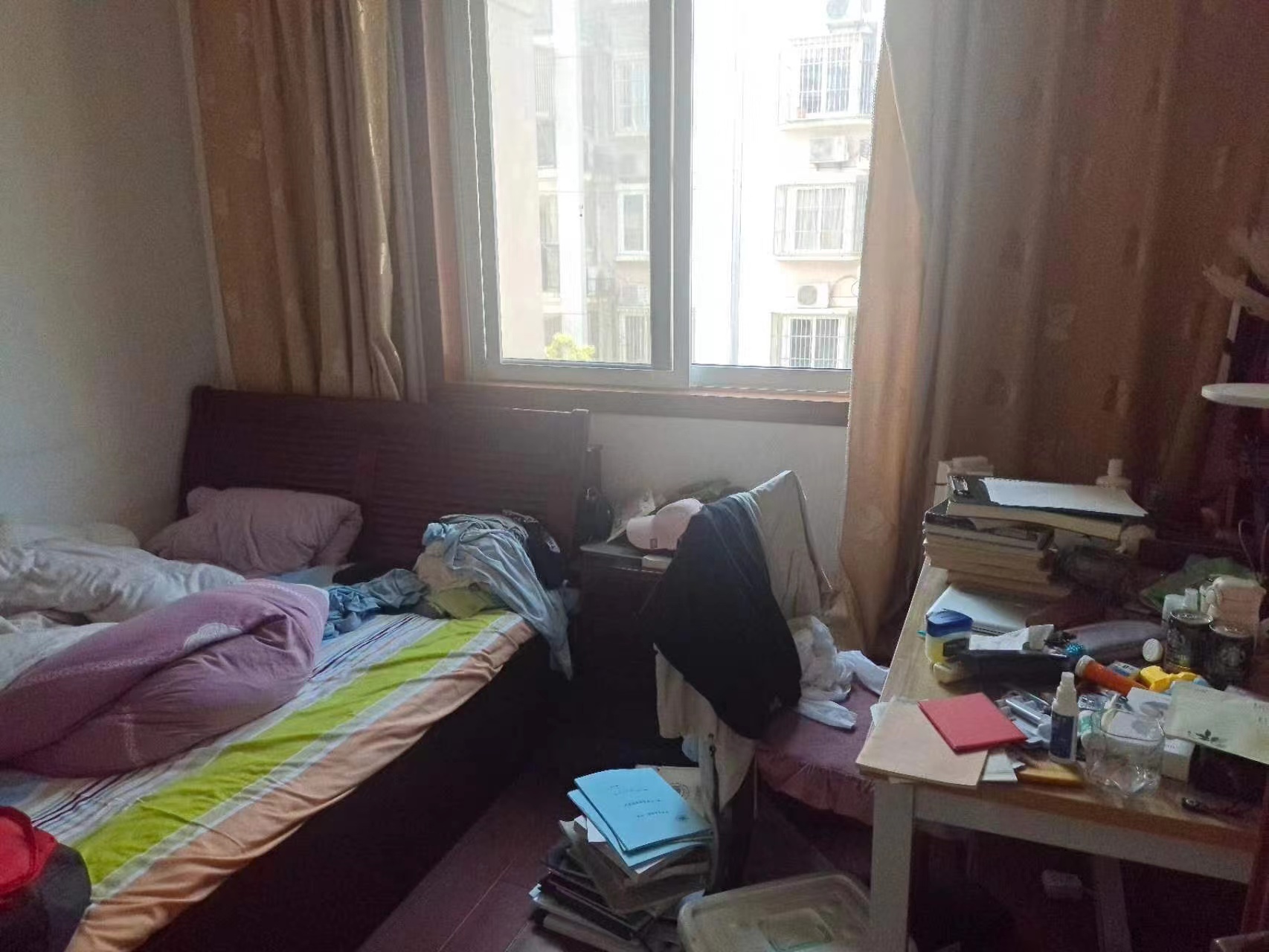 南通大厦 4室2厅3卫 240m&sup2;