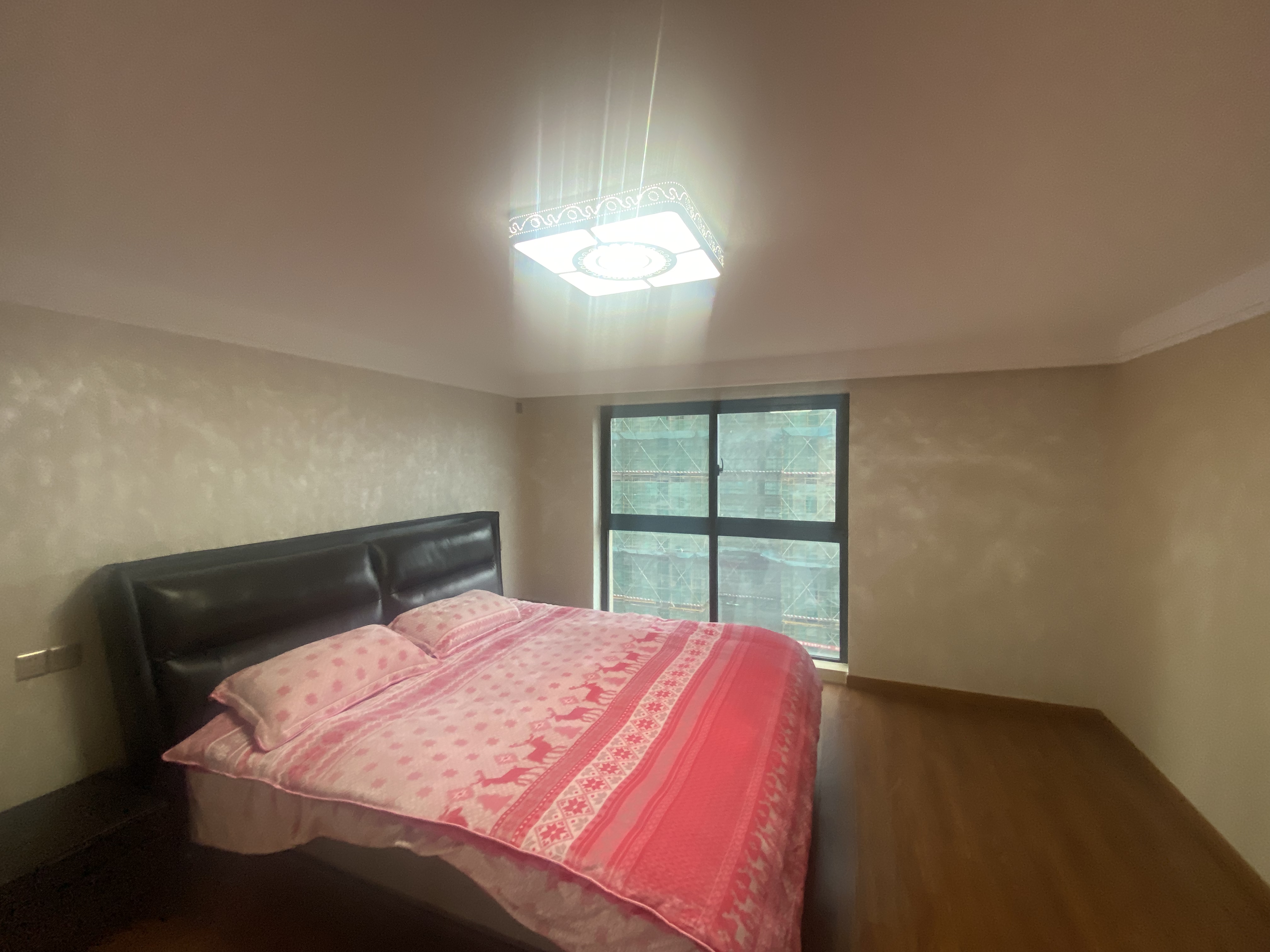 纽约时代 3室2厅1卫 60.00m&sup2;