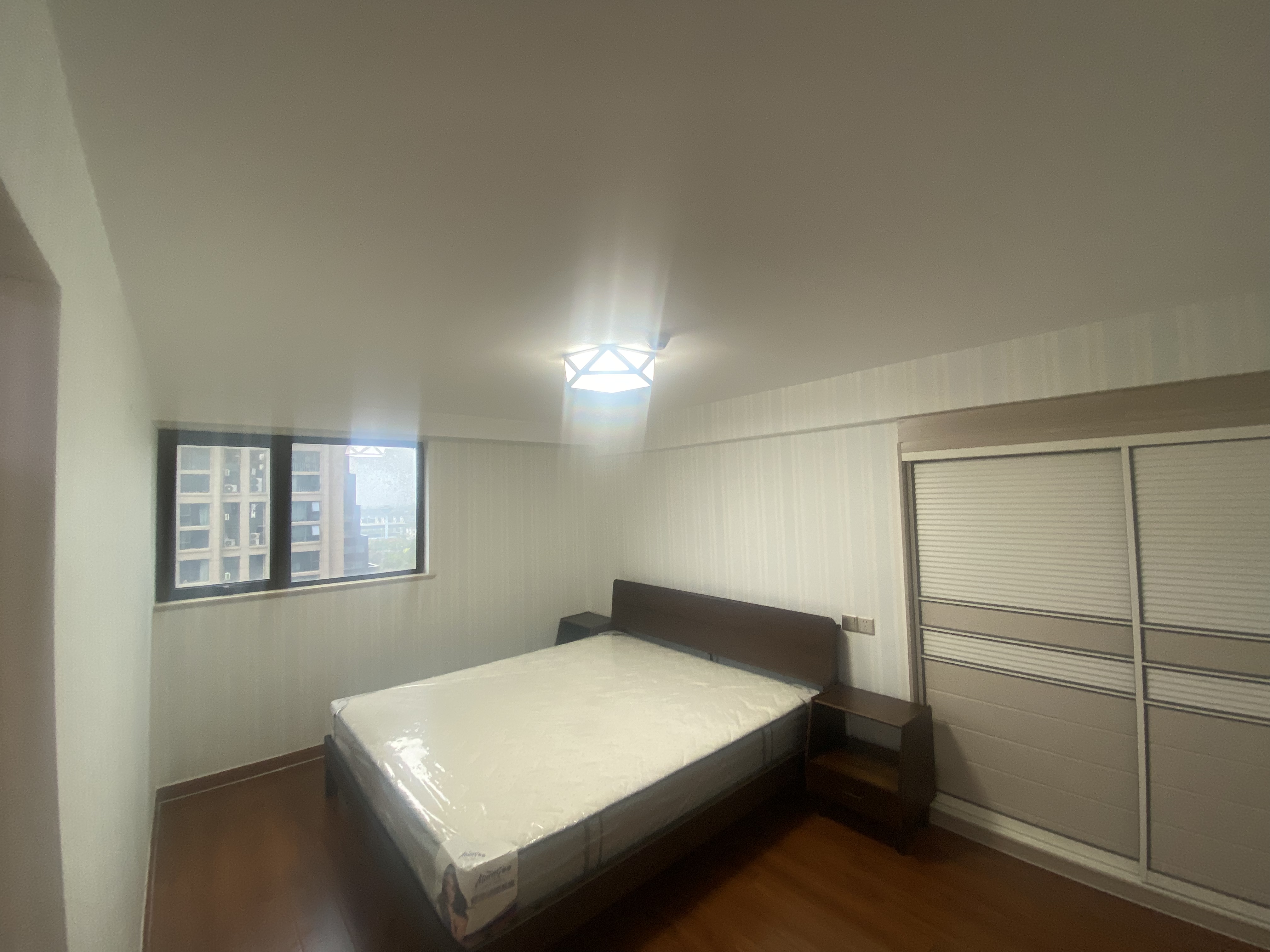纽约时代 3室2厅1卫 60.00m&sup2;