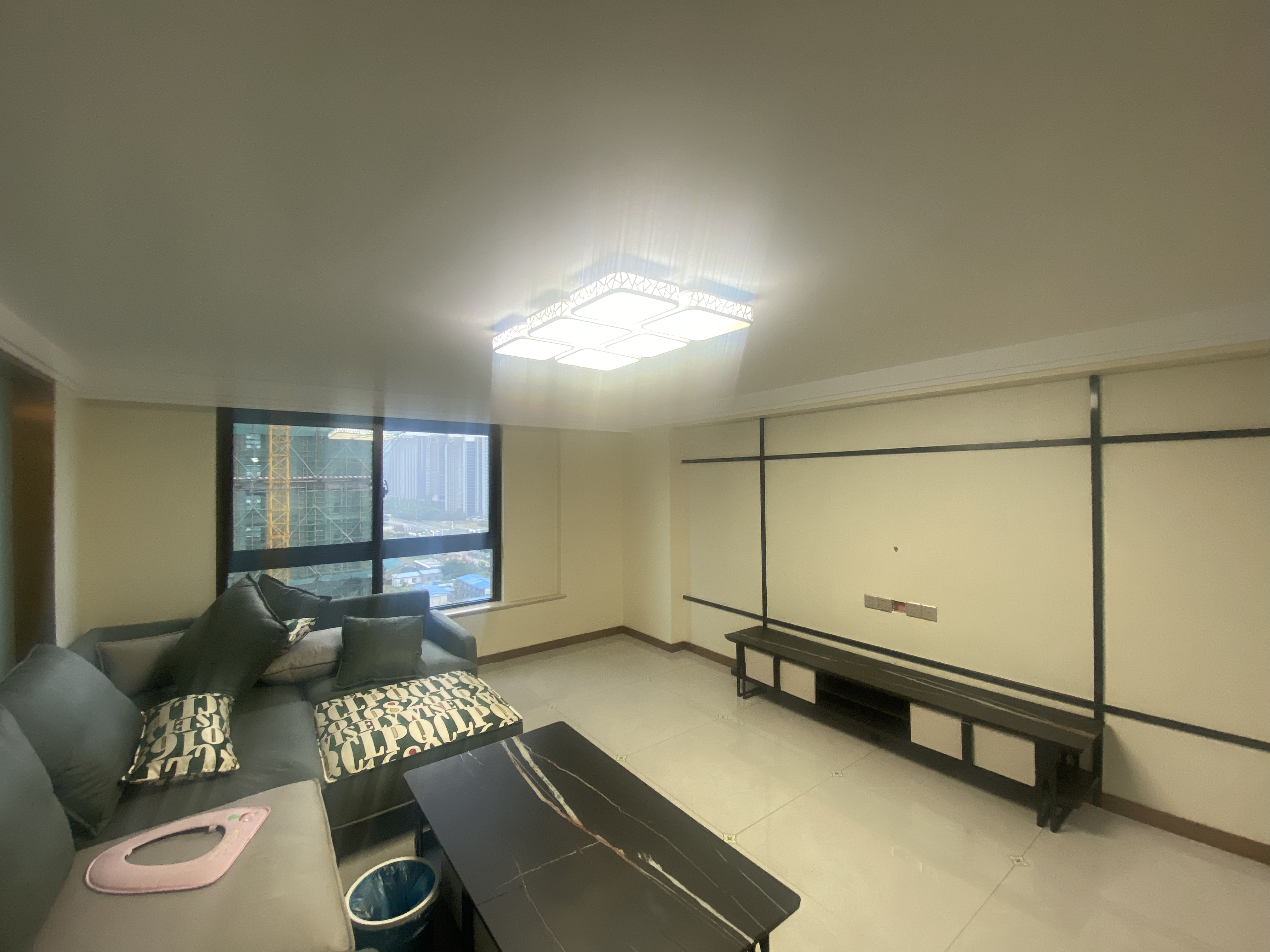 纽约时代 3室2厅1卫 60.00m&sup2;