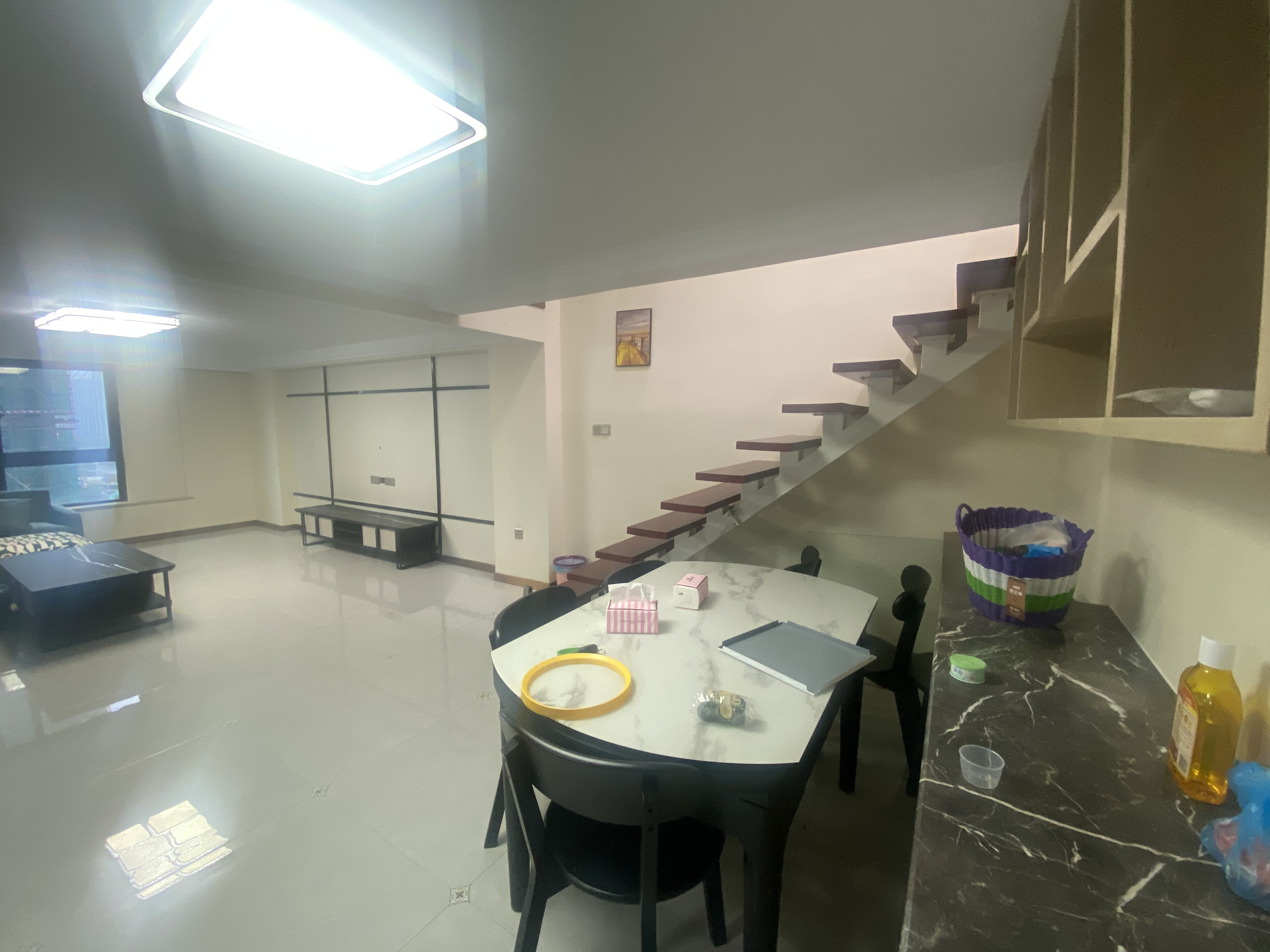 纽约时代 3室2厅1卫 60.00m&sup2;