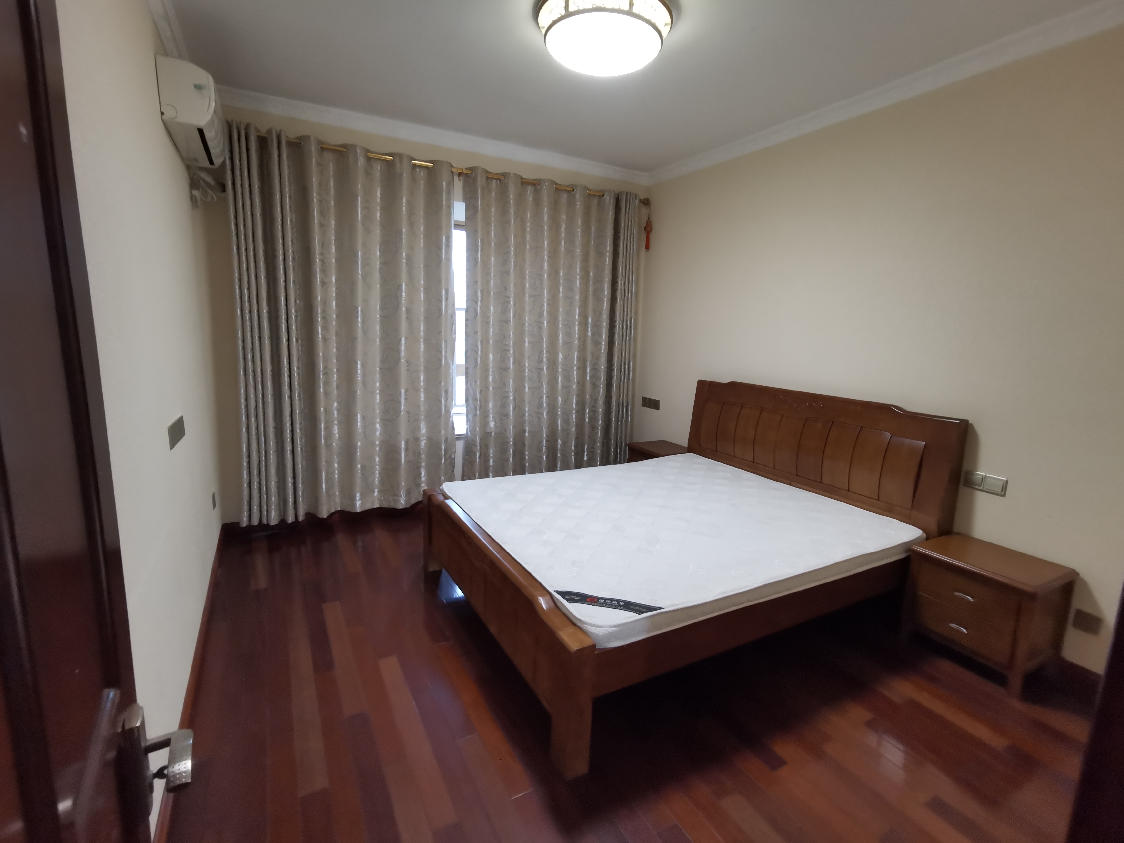 尚海湾 3室2厅1卫 128.00m&sup2;