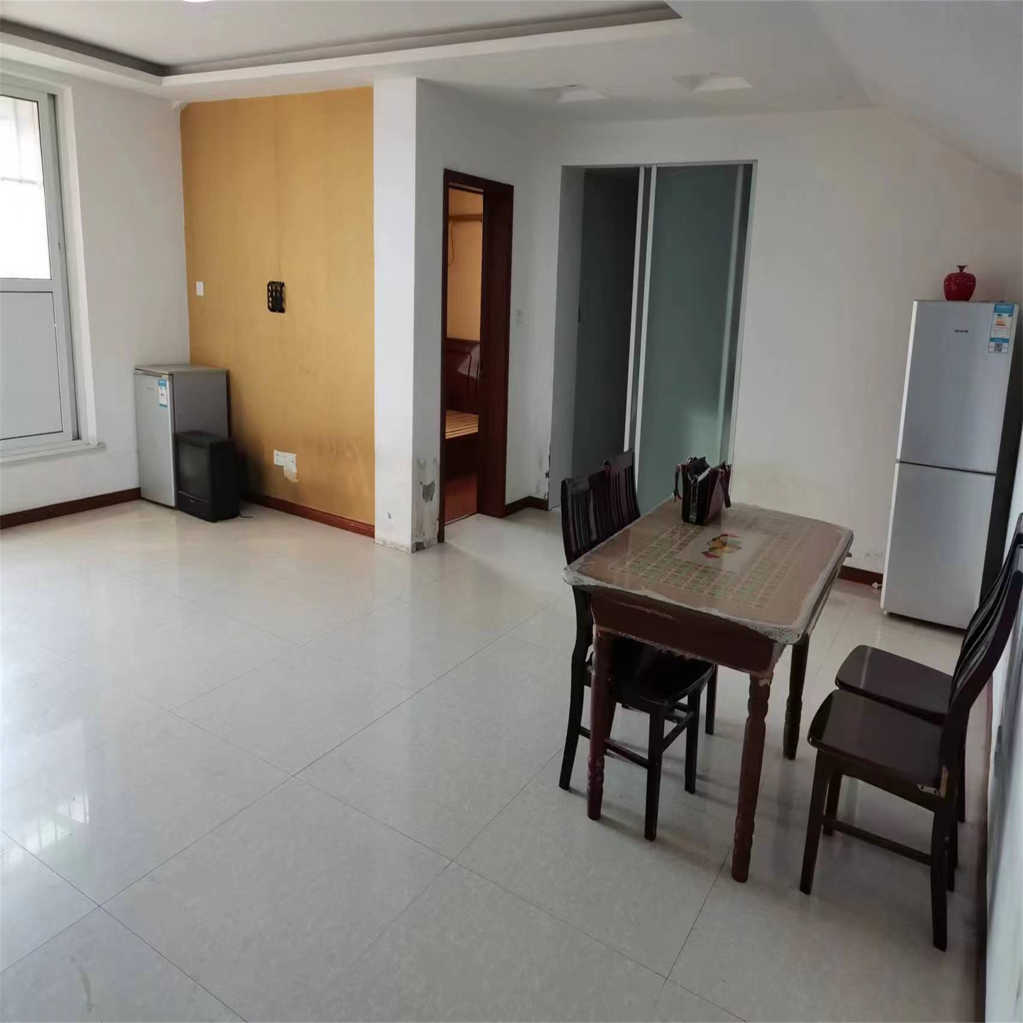 和盛林荫水岸 3室2厅1卫 140m&sup2;