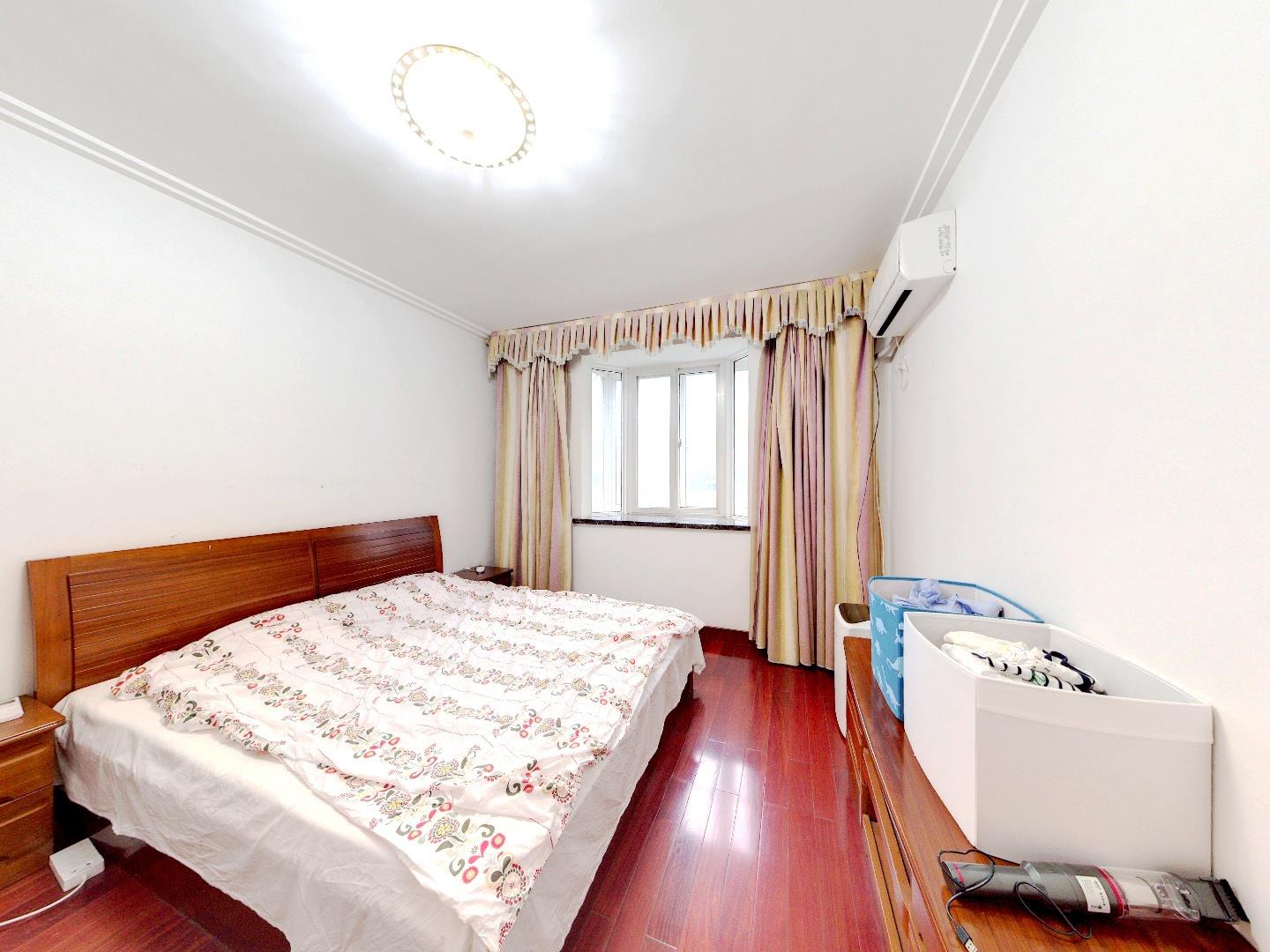 华中园 4室2厅2卫 188.84m&sup2;