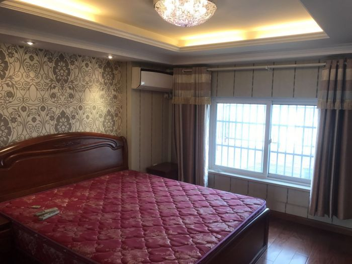 东晖花园 3室2厅2卫 130m&sup2;