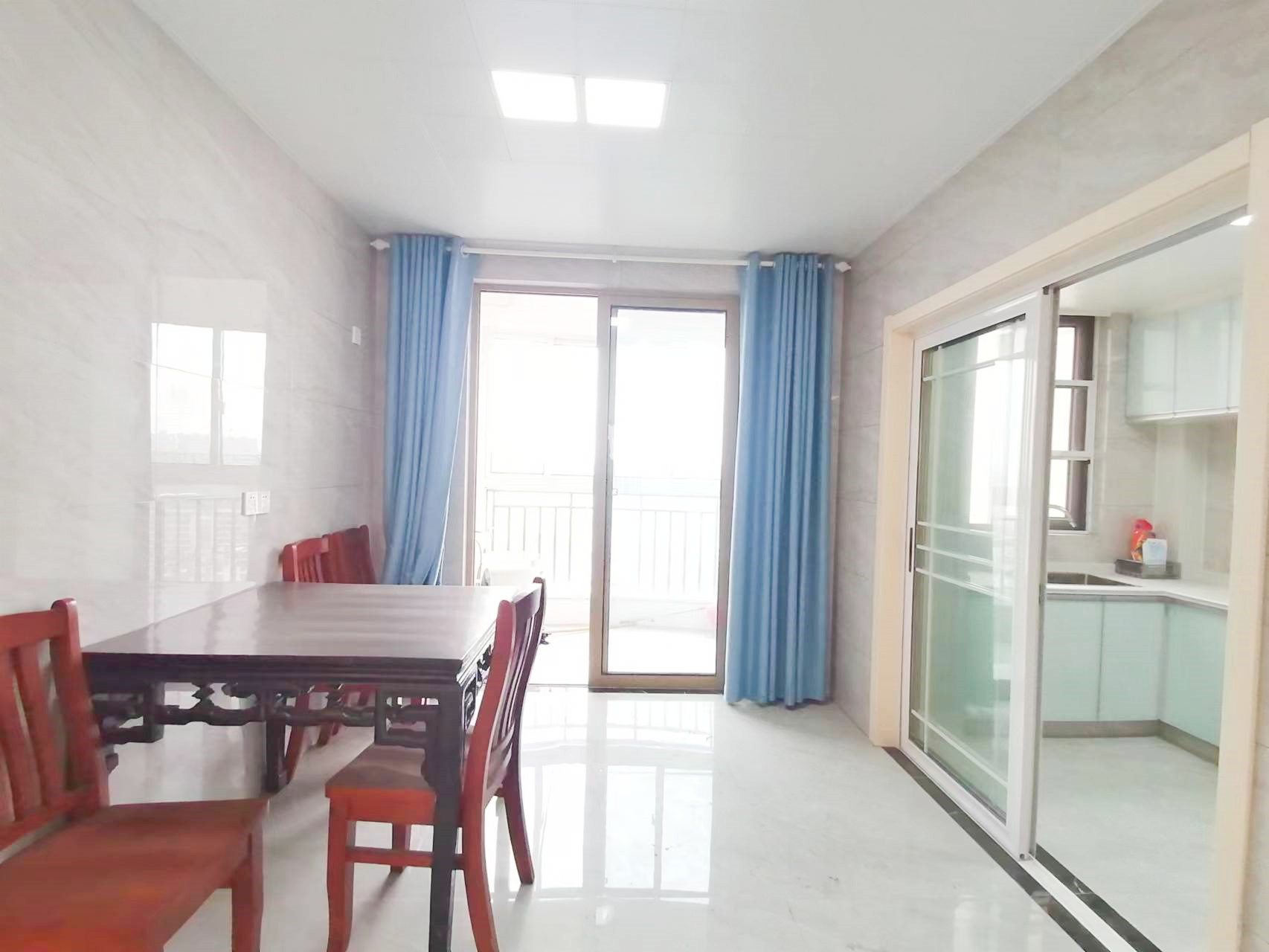 中南世纪花城一期 3室2厅1卫 135.96m&sup2;