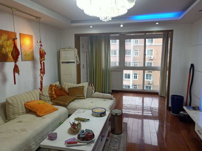 东昇花园 3室2厅1卫 135.6m&sup2;
