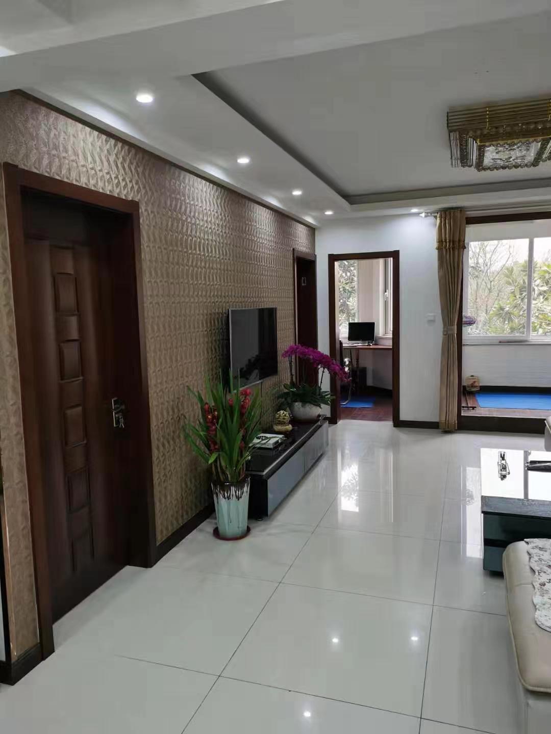 军山花园 3室2厅2卫 138m&sup2;