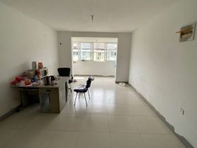 滨河东城 5室2厅2卫 140m&sup2;