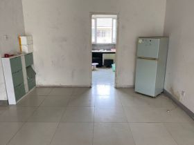 滨河东城 5室2厅2卫 140m&sup2;