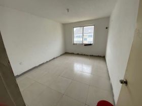 滨河东城 5室2厅2卫 140m&sup2;
