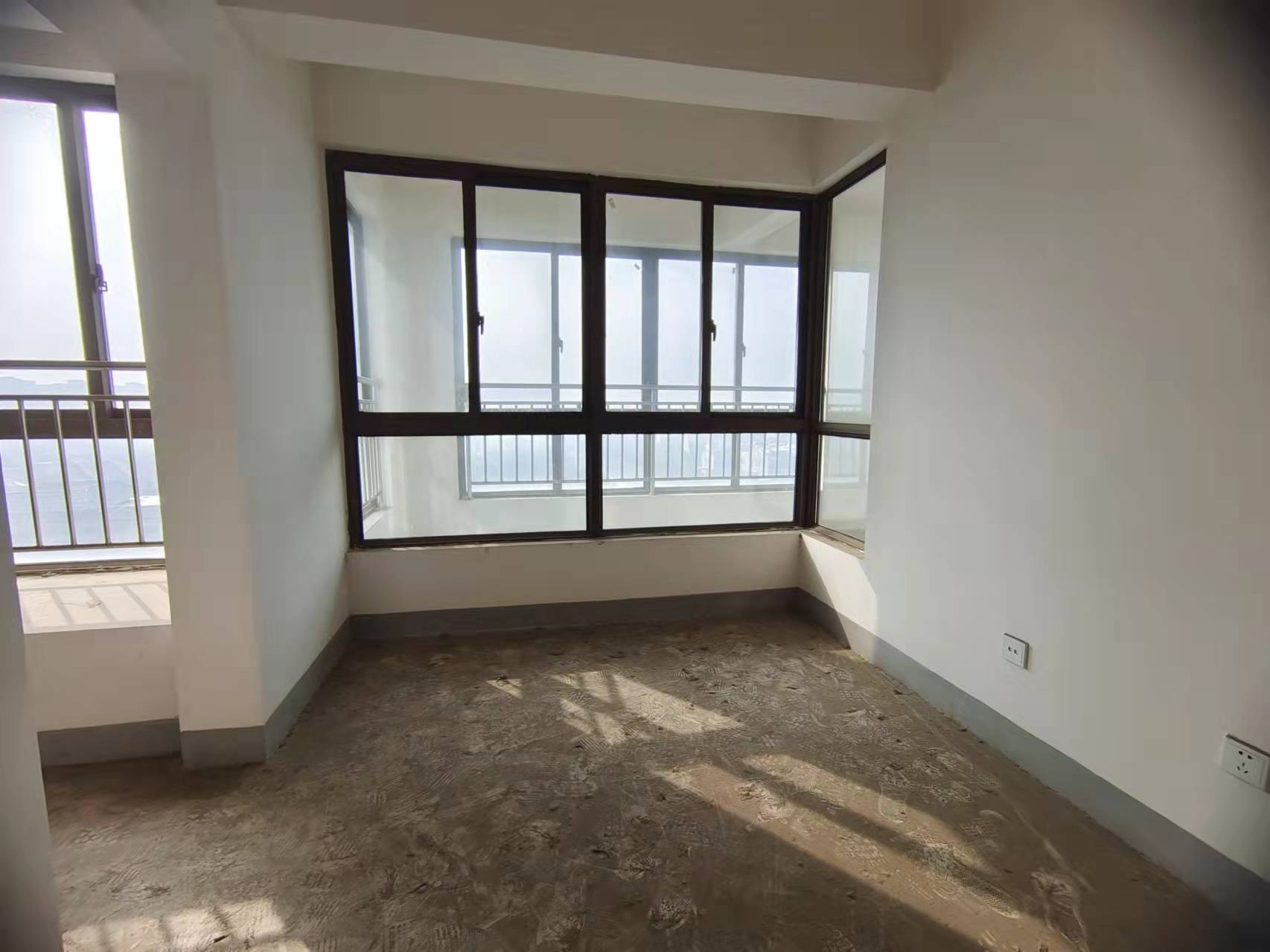 山景水岸 4室2厅2卫 225m&sup2;