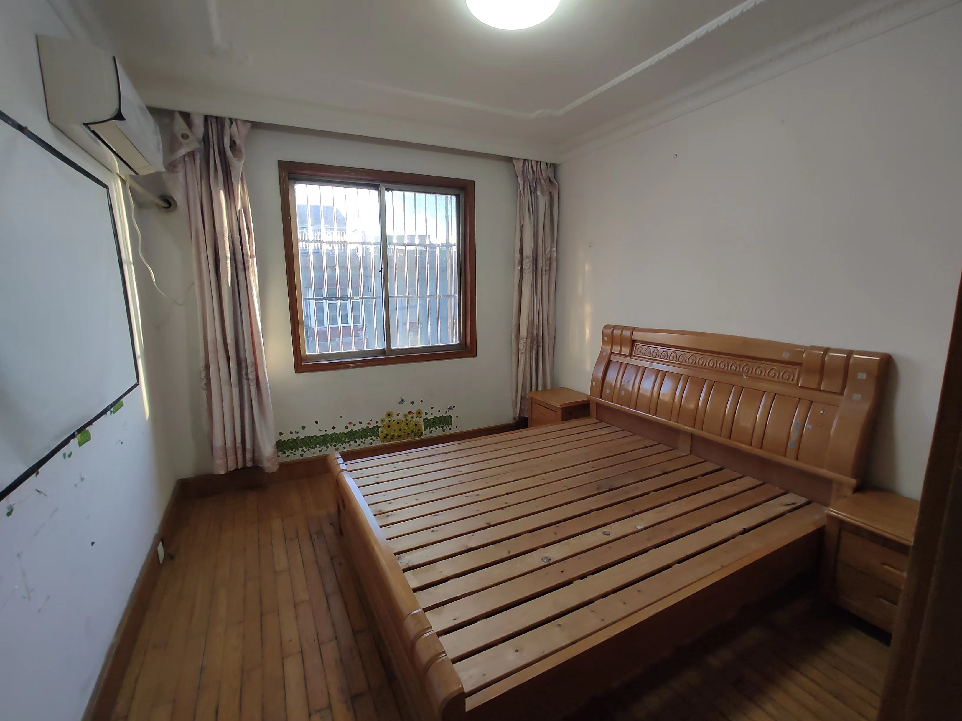 虹桥东村 3室1厅1卫 83m&sup2;