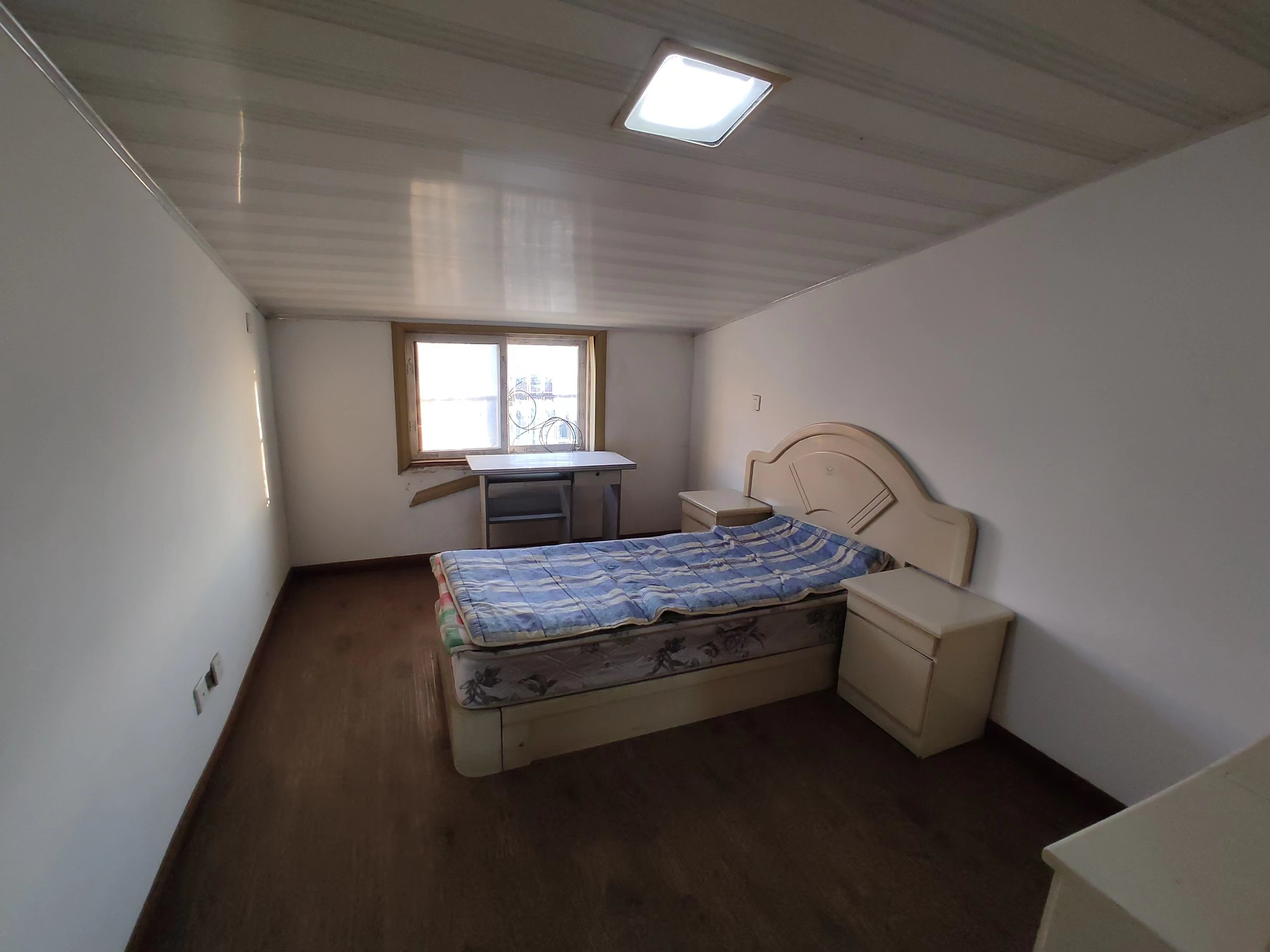 虹桥东村 3室1厅1卫 83m&sup2;