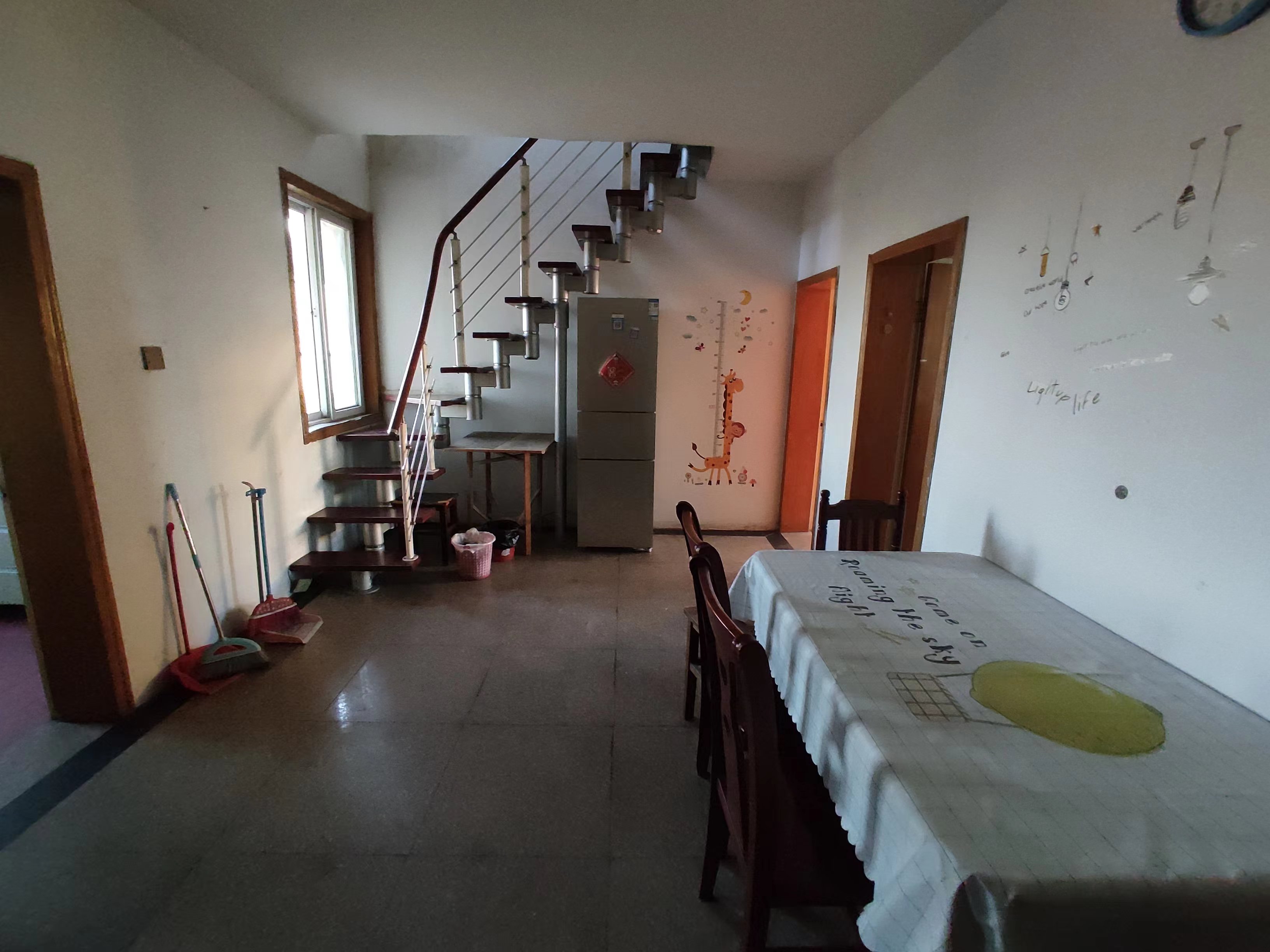 虹桥东村 3室1厅1卫 83m&sup2;
