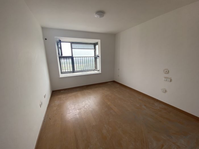 绿地新里城 3室2厅1卫 115m&sup2;