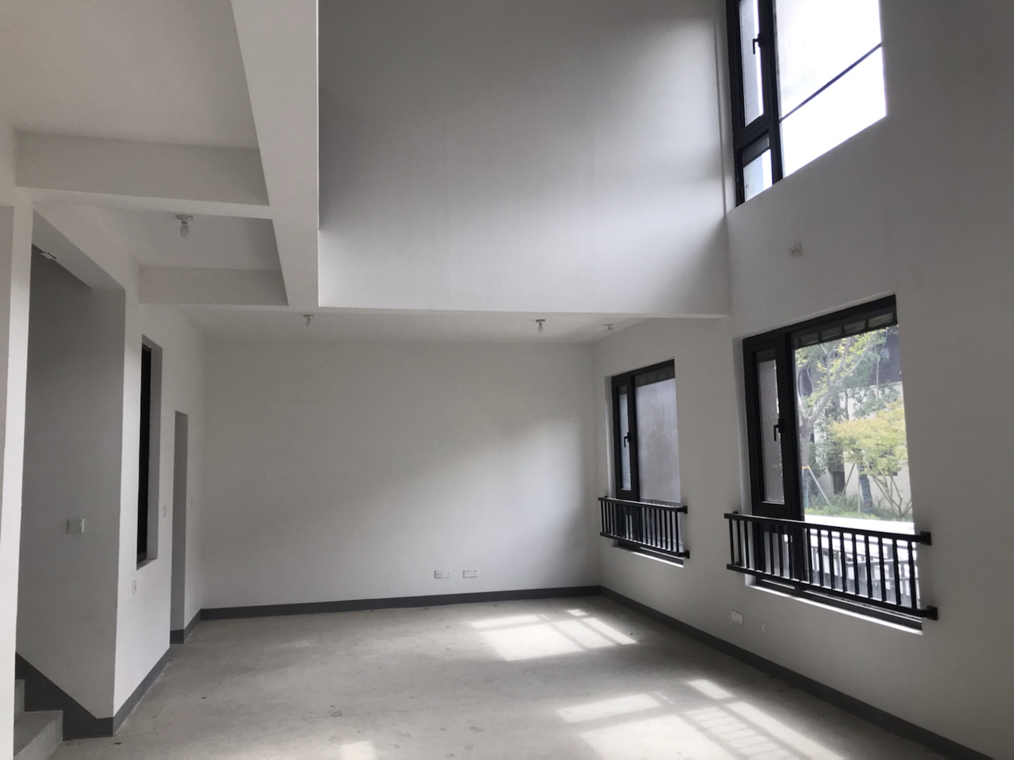 春风南岸东园 5室3厅3卫 204.00m&sup2;