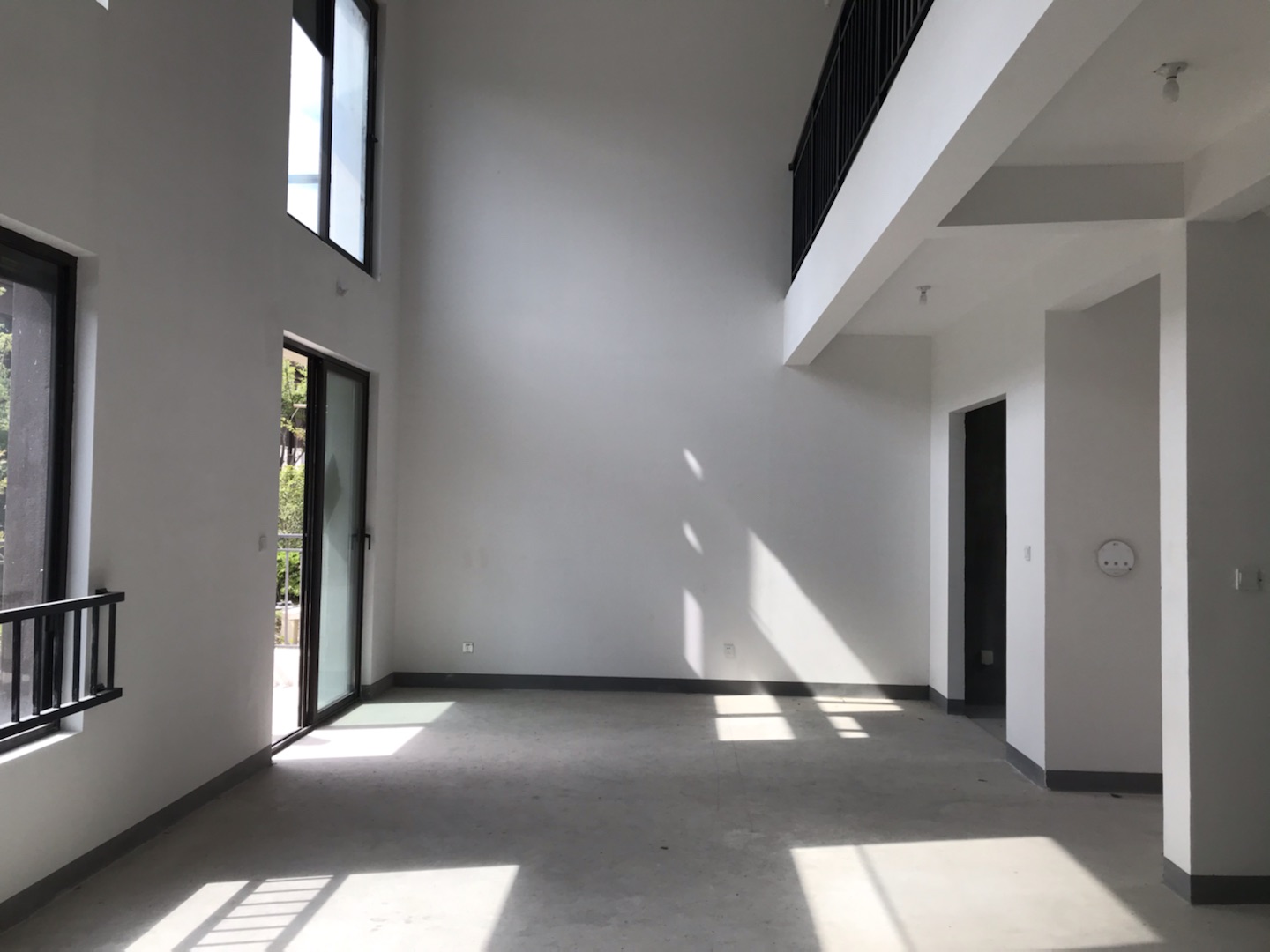 春风南岸东园 5室3厅3卫 204.00m&sup2;