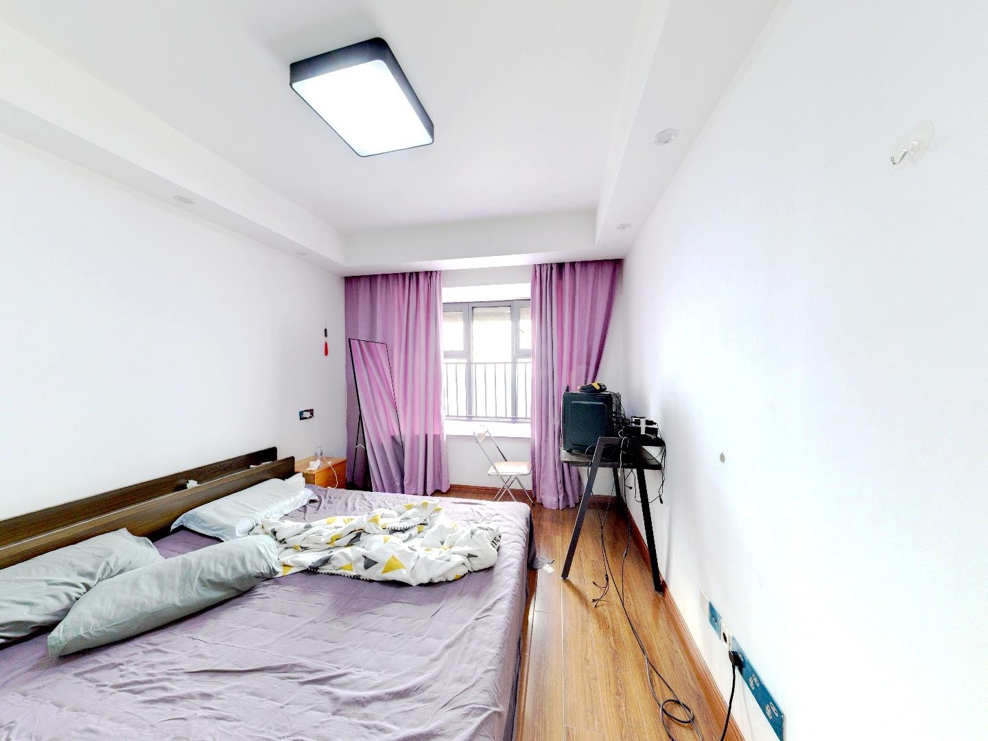 万达华府 3室2厅1卫 95m&sup2;