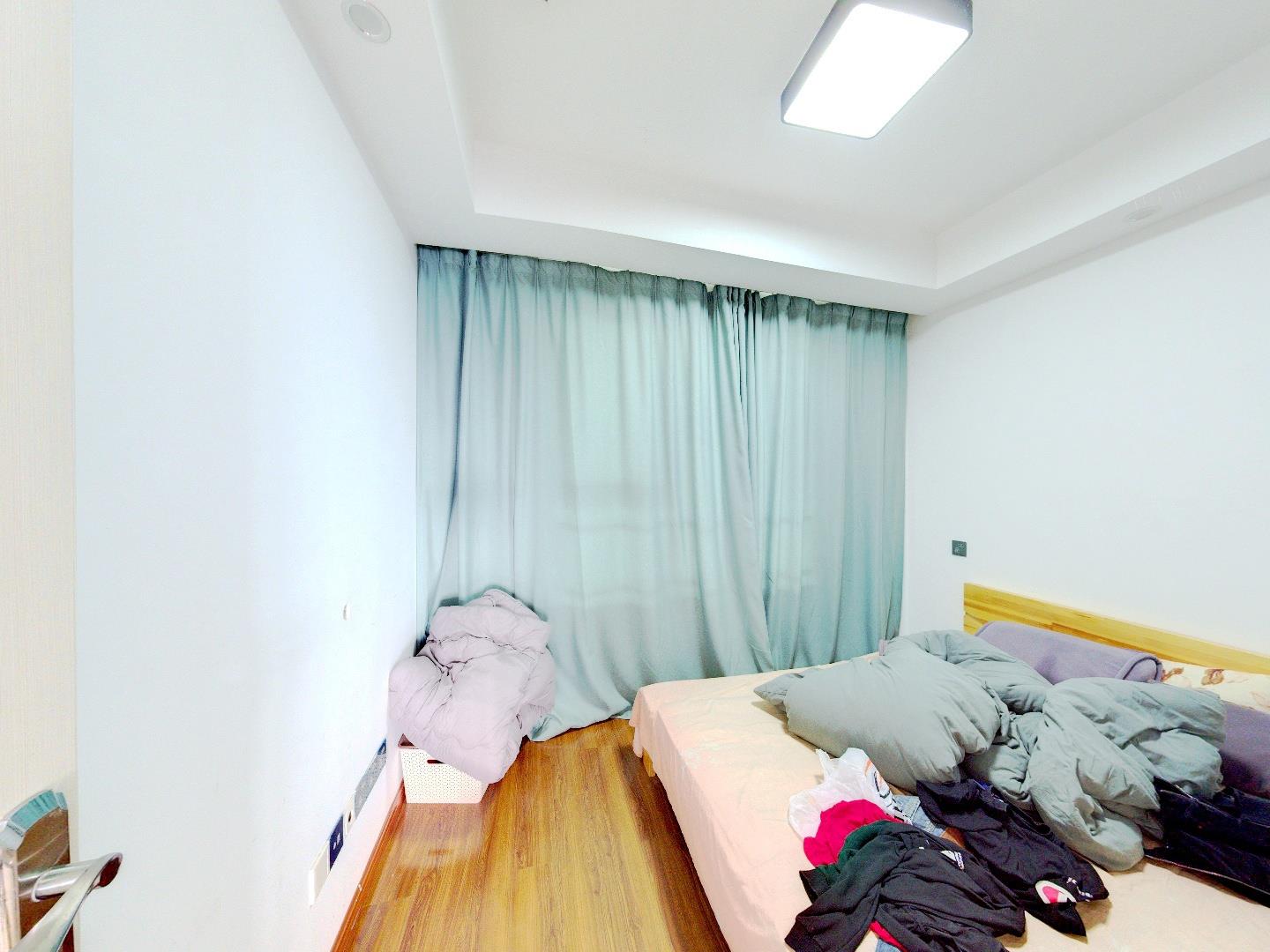 万达华府 3室2厅1卫 95m&sup2;