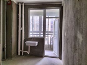 幸福锦园 2室1厅1卫 81.7m&sup2;