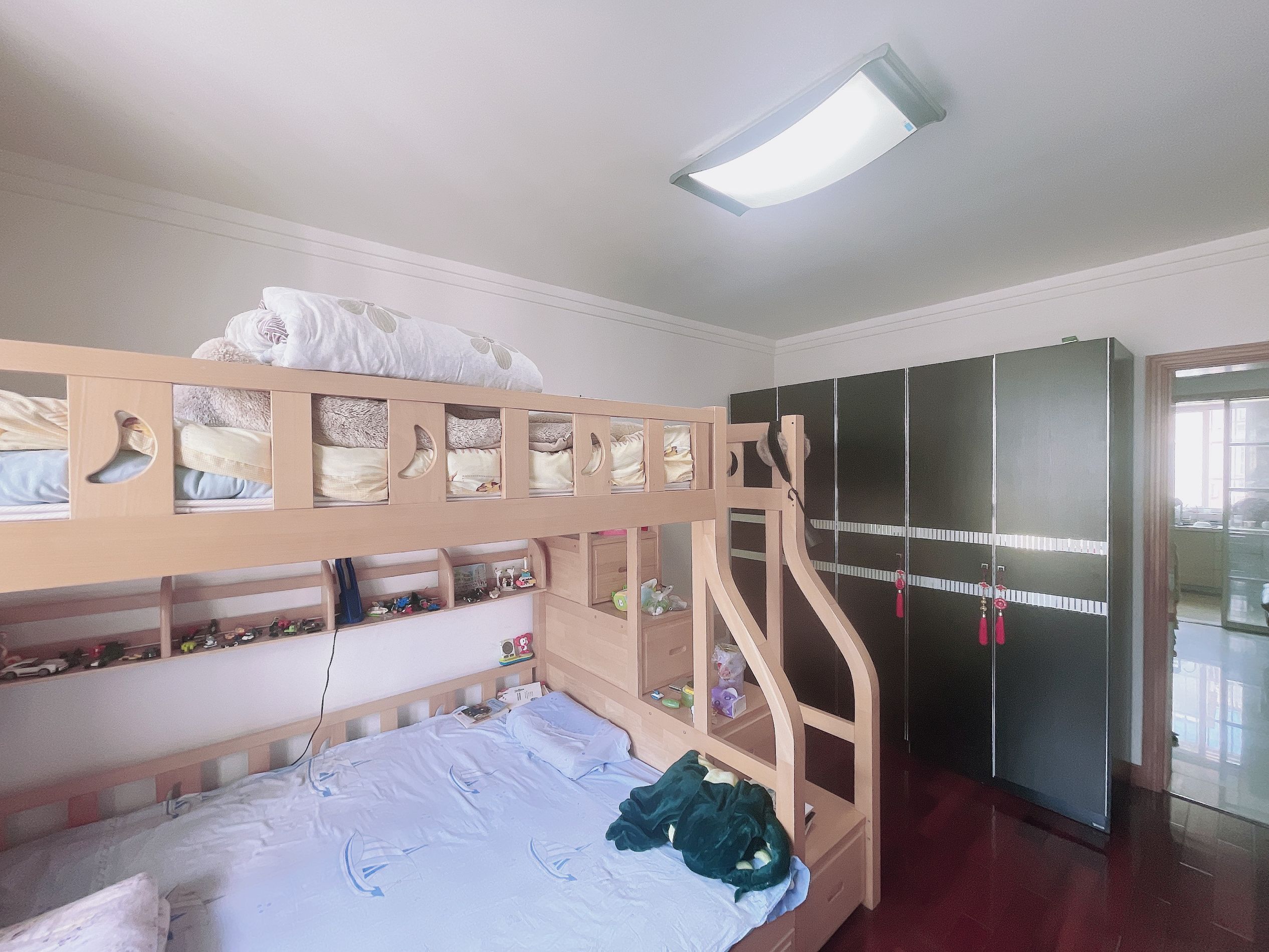 天馨花苑 2室2厅1卫 81m&sup2;