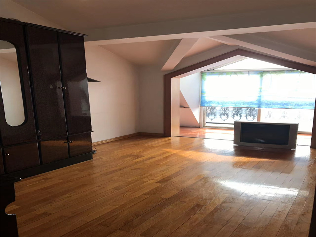 教育新村 5室2厅2卫 160m&sup2;