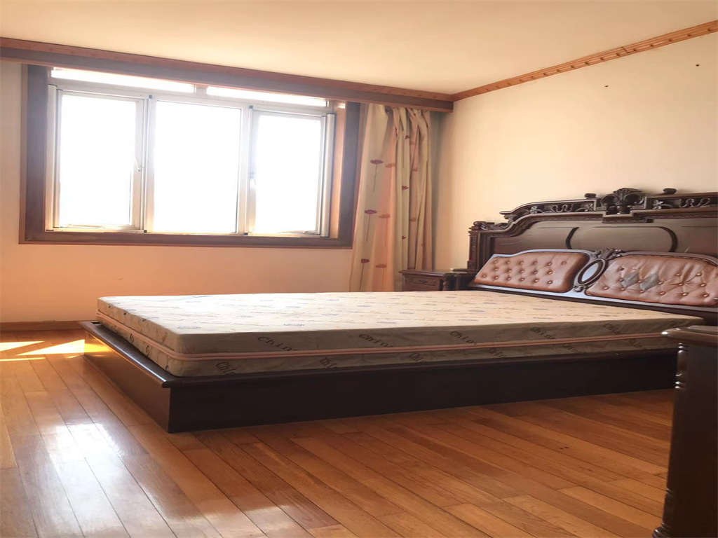 教育新村 5室2厅2卫 160m&sup2;