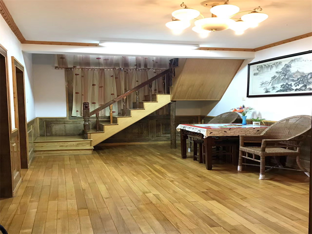 教育新村 5室2厅2卫 160m&sup2;