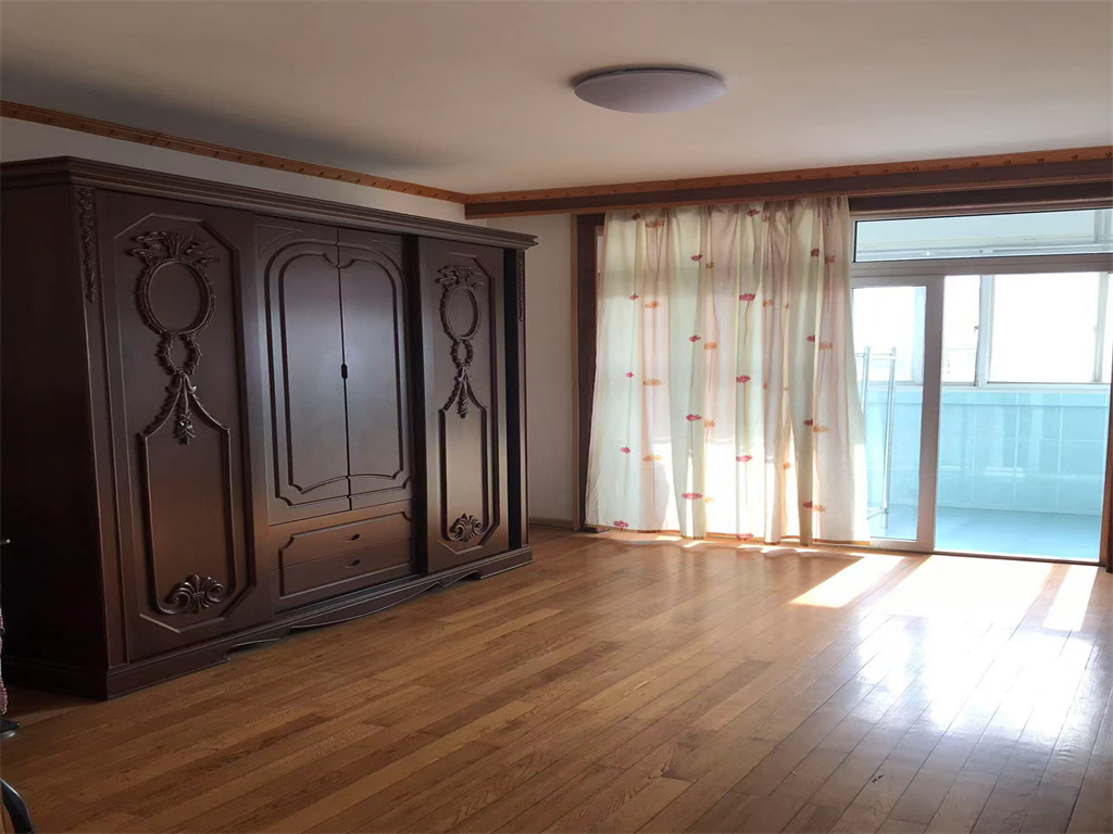 教育新村 5室2厅2卫 160m&sup2;