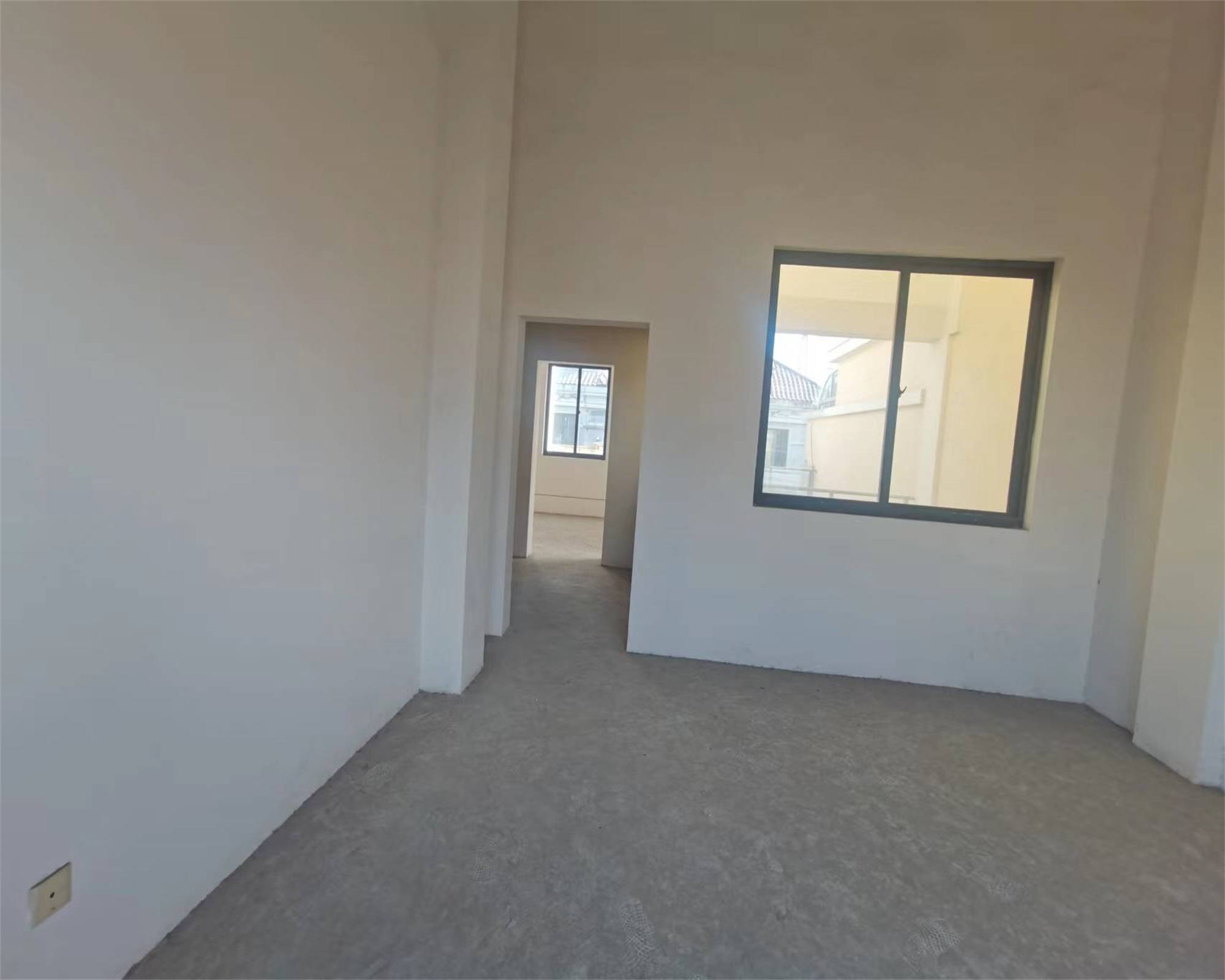 香槟美墅 5室2厅3卫 315.00m²