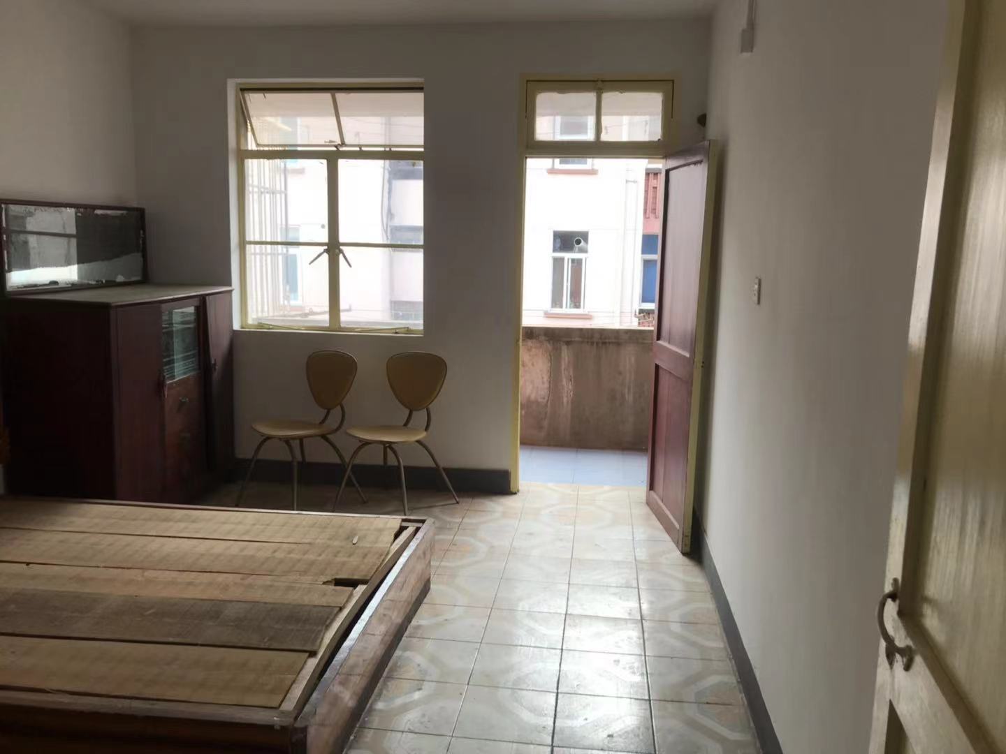 莘园路44号 2室1厅1卫 60m&sup2;