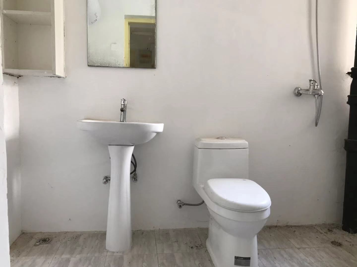 莘园路44号 2室1厅1卫 60m&sup2;