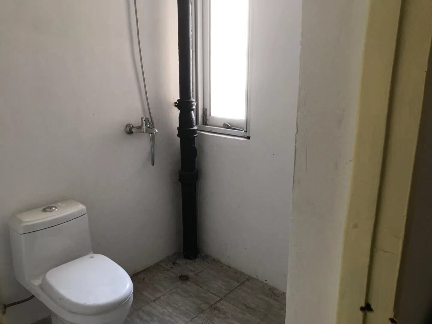 莘园路44号 2室1厅1卫 60m&sup2;