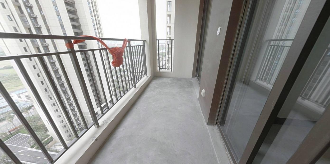绿地新里城 3室2厅2卫 116m&sup2;